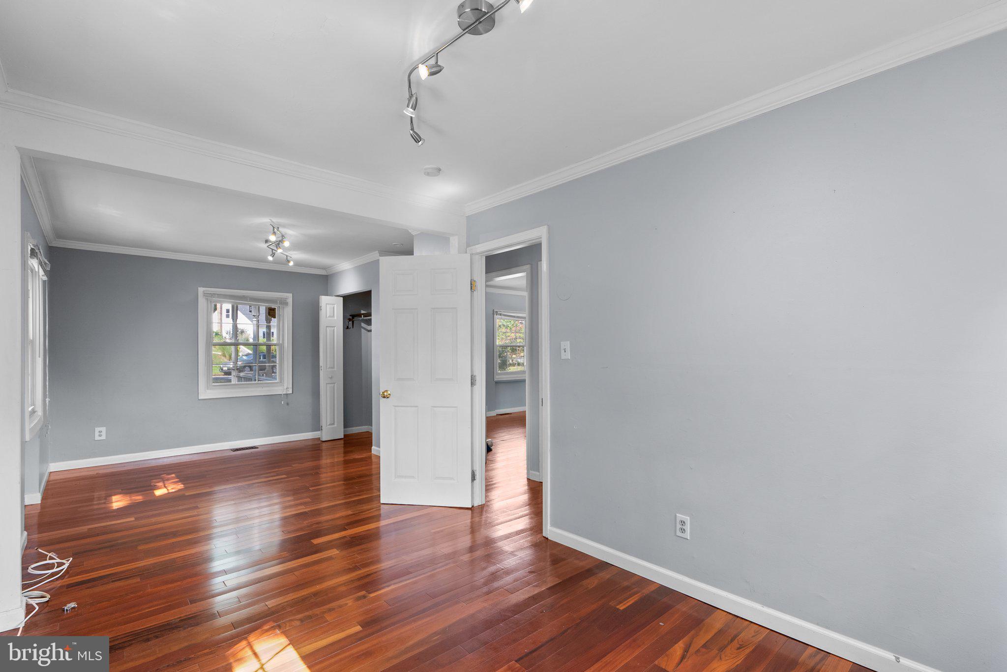 COLLEGE PARK - Residential