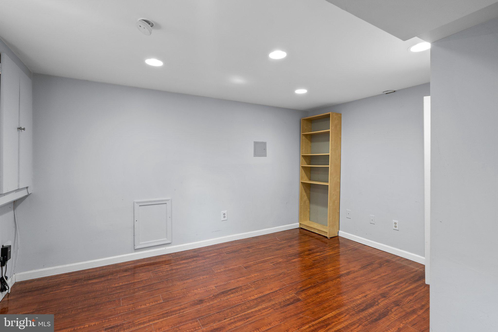 COLLEGE PARK - Residential