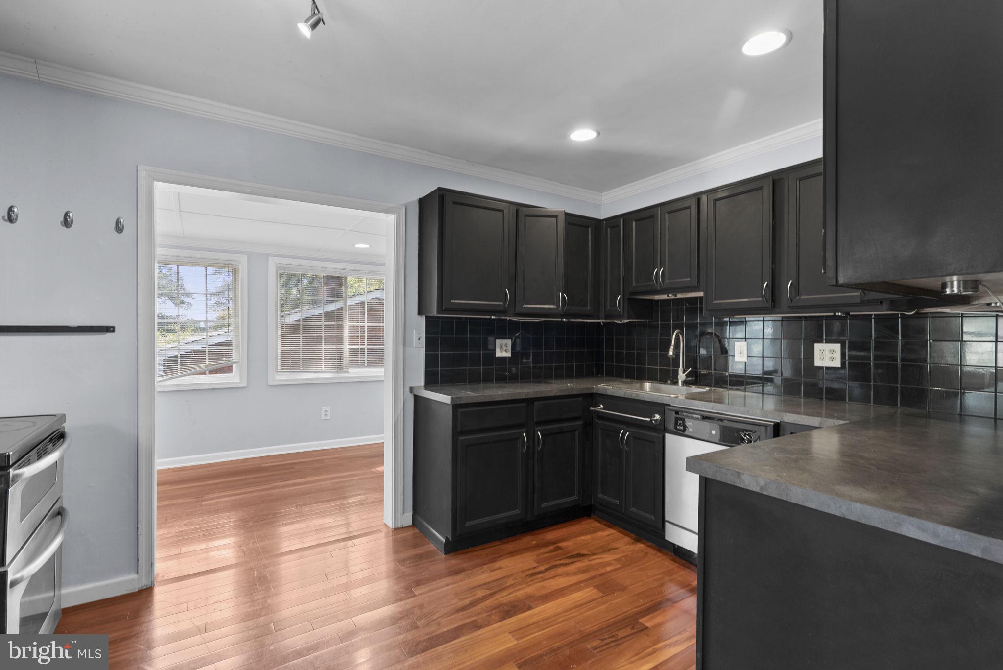 COLLEGE PARK - Residential