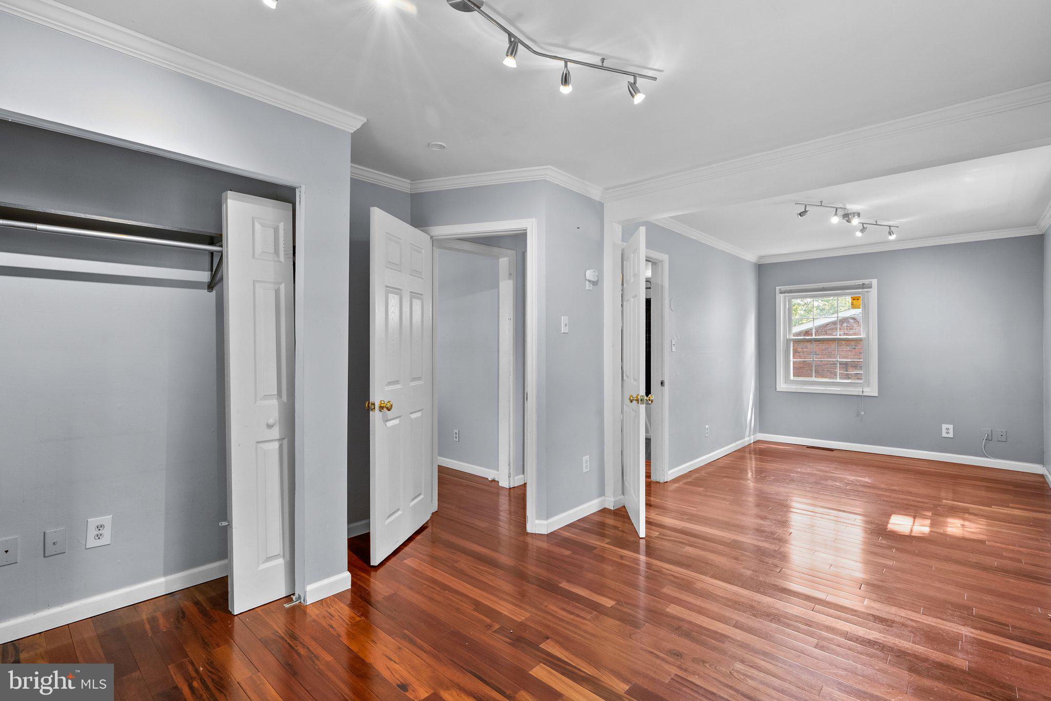 COLLEGE PARK - Residential