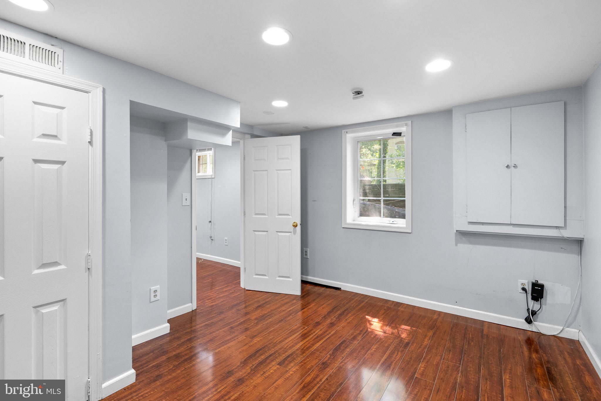 COLLEGE PARK - Residential