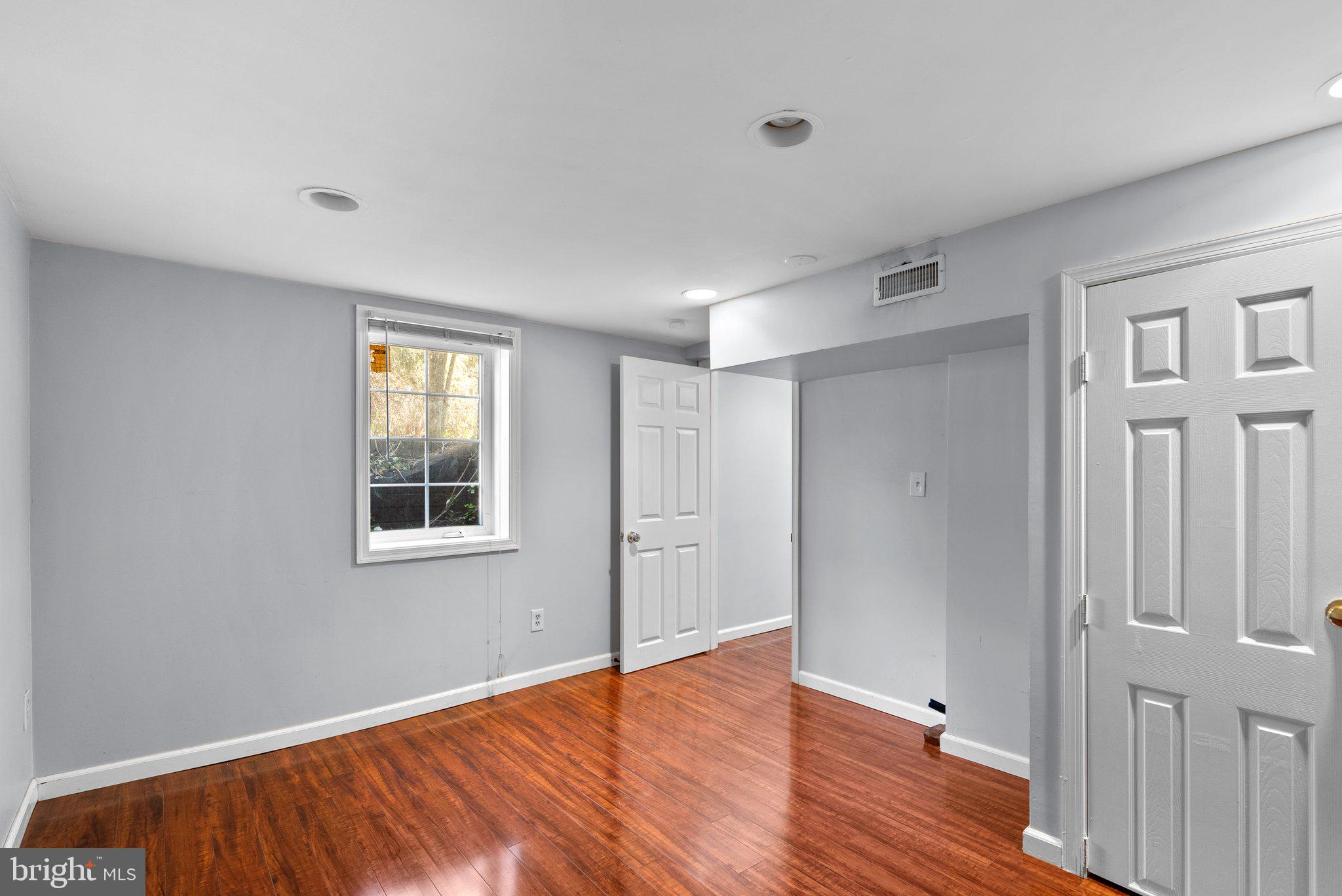 COLLEGE PARK - Residential