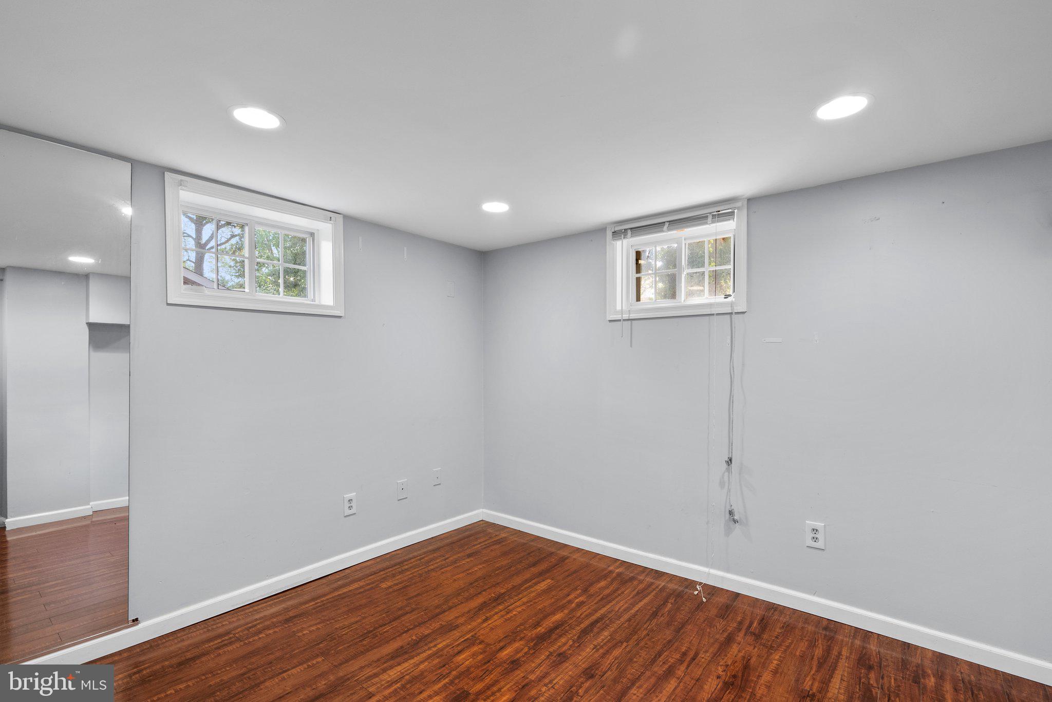 COLLEGE PARK - Residential