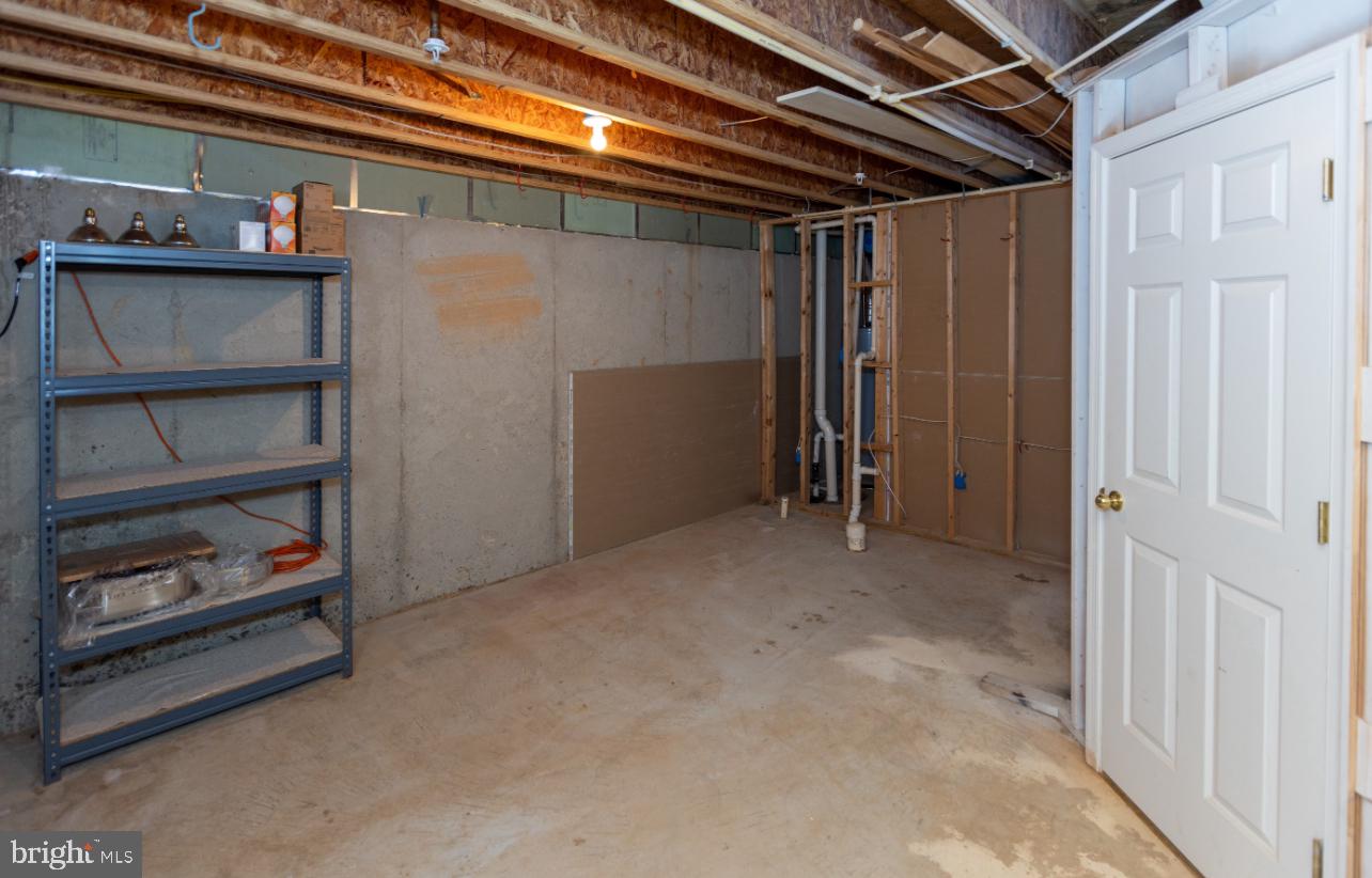 SENECA VIEW ESTATES - Residential Lease