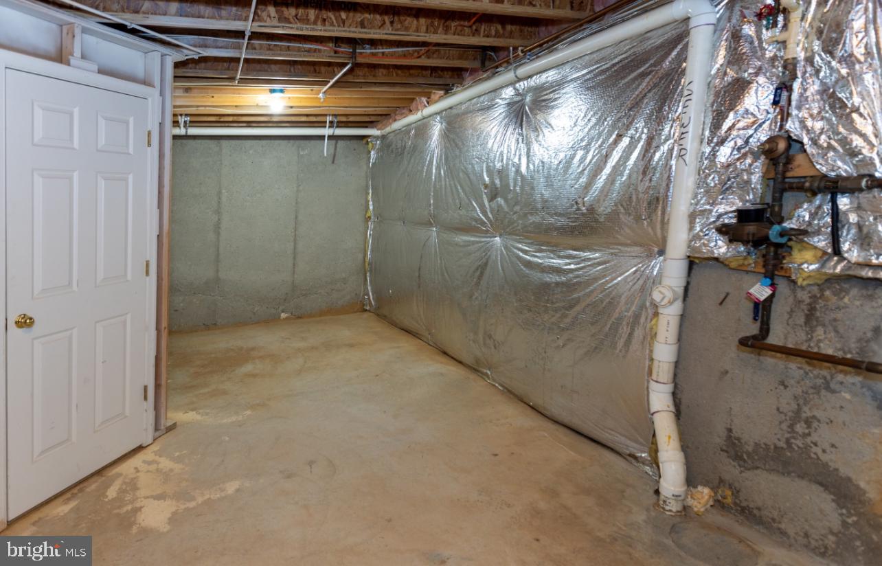 SENECA VIEW ESTATES - Residential Lease