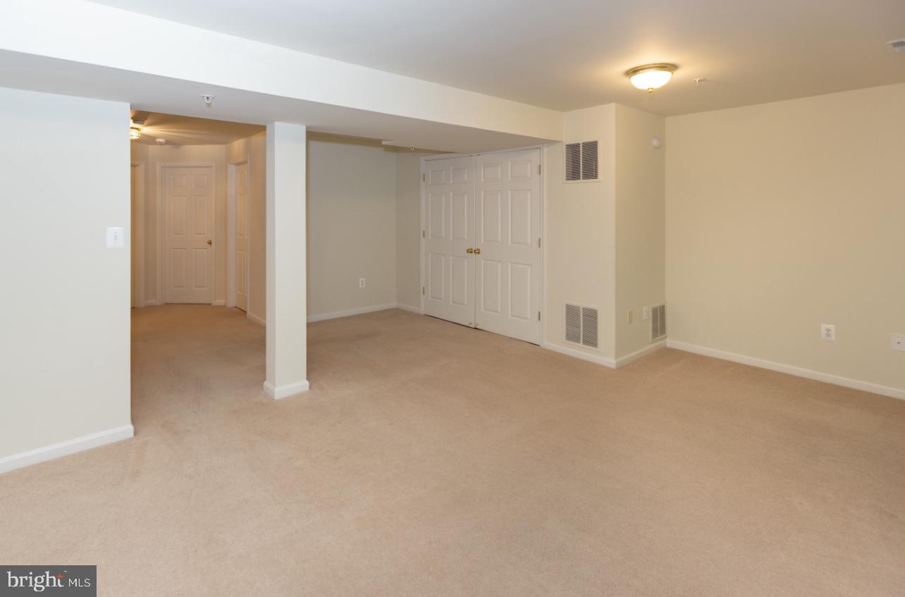 SENECA VIEW ESTATES - Residential Lease