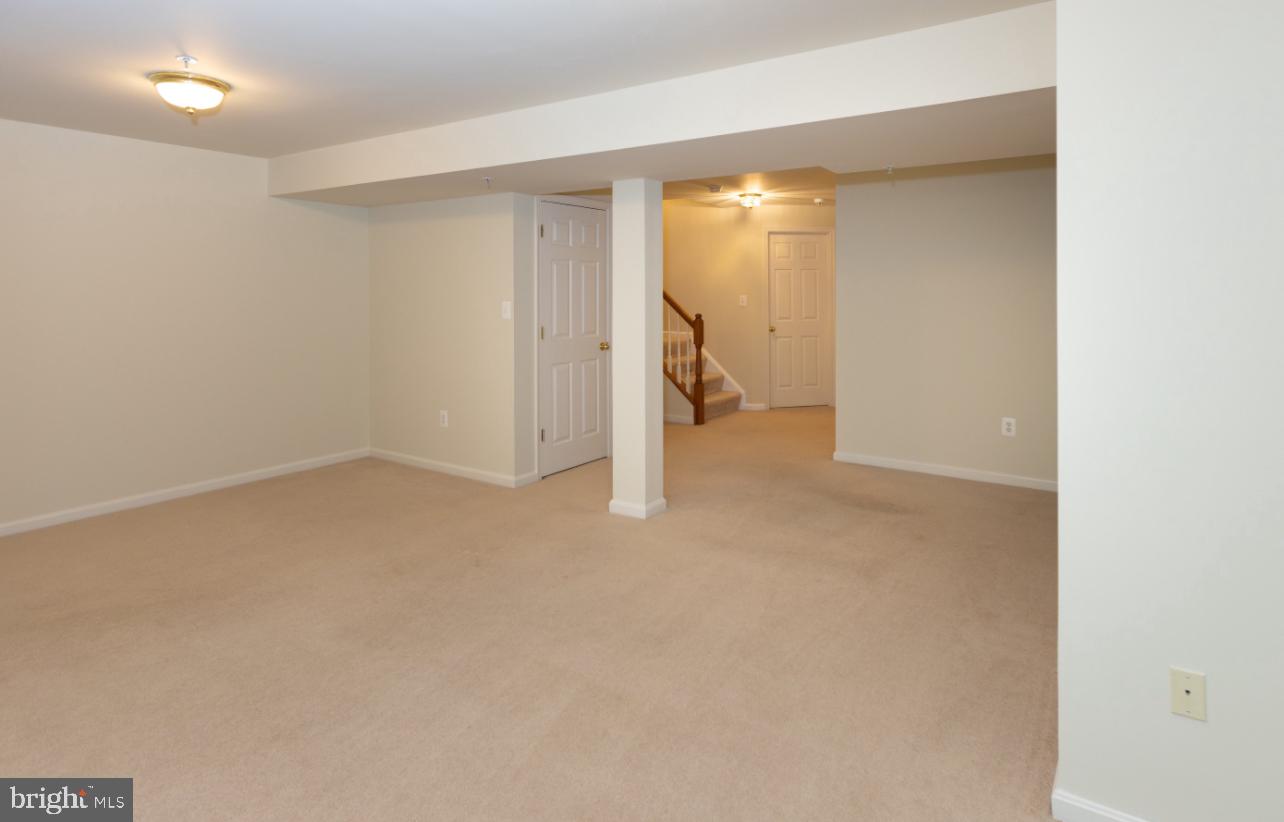 SENECA VIEW ESTATES - Residential Lease