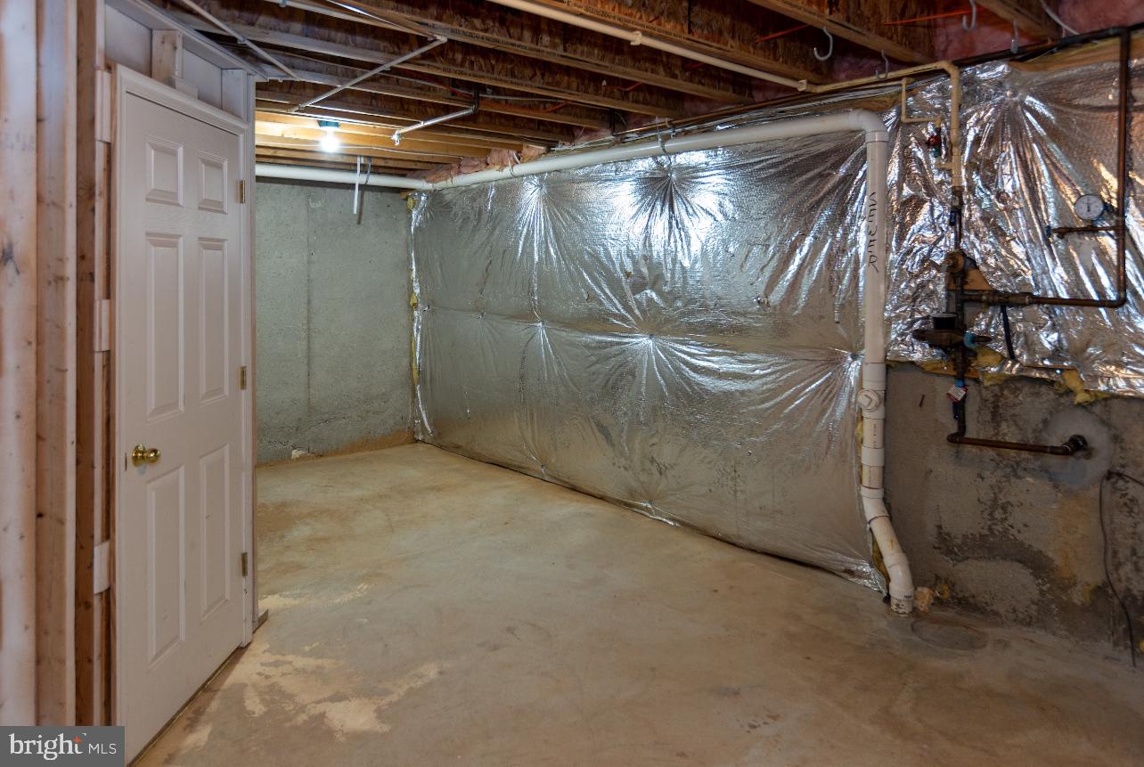 SENECA VIEW ESTATES - Residential Lease