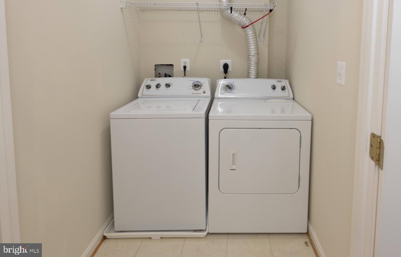 SENECA VIEW ESTATES - Residential Lease