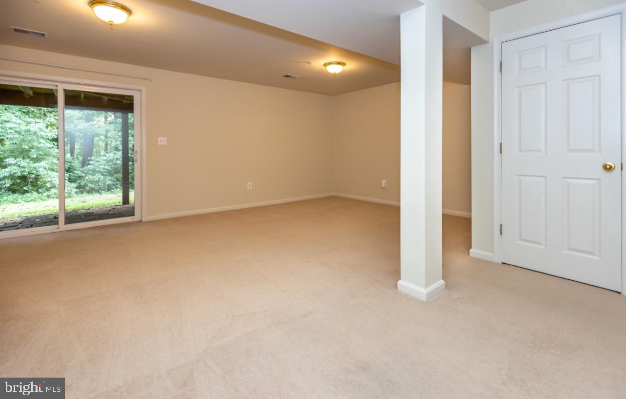 SENECA VIEW ESTATES - Residential Lease