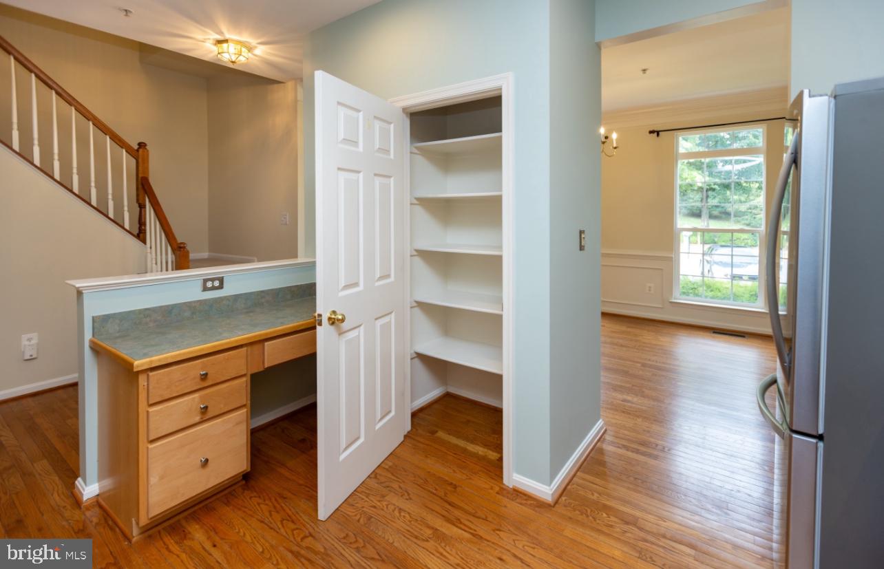 SENECA VIEW ESTATES - Residential Lease