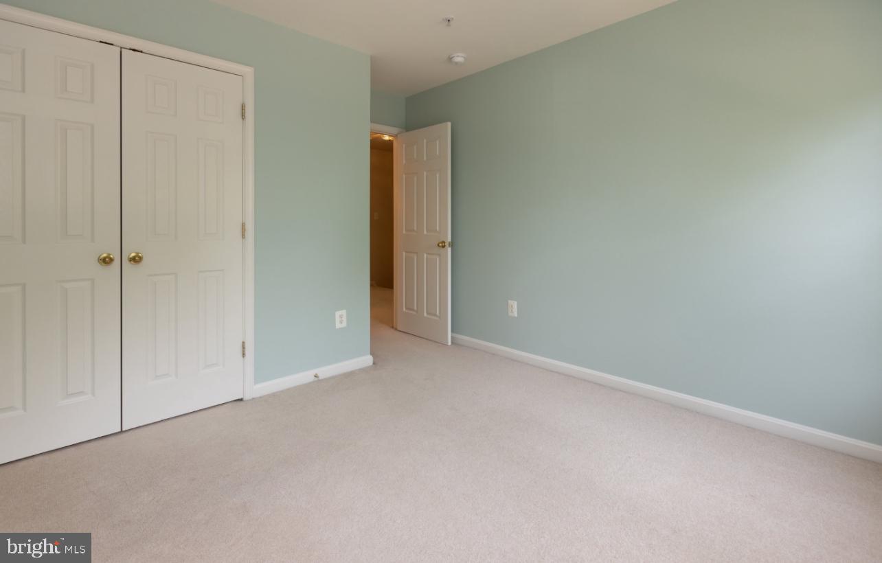 SENECA VIEW ESTATES - Residential Lease