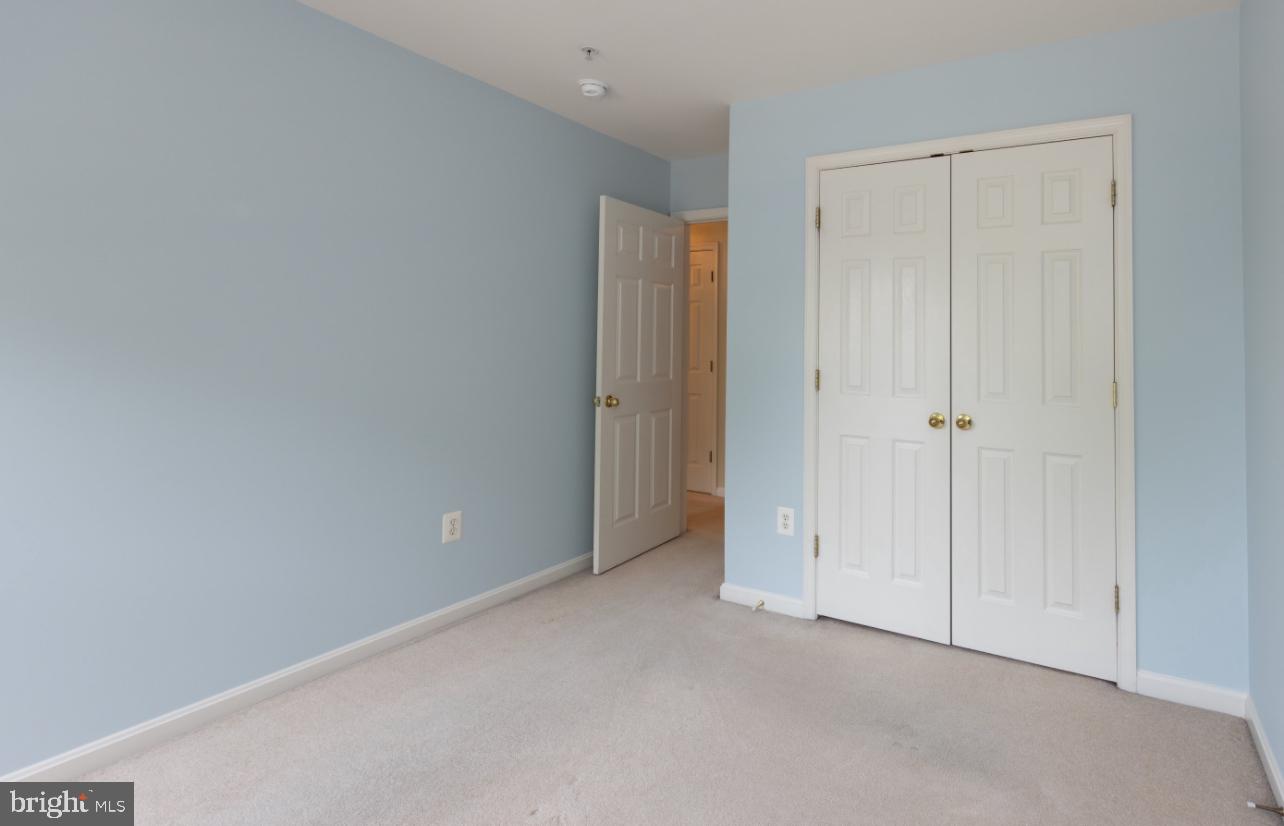 SENECA VIEW ESTATES - Residential Lease