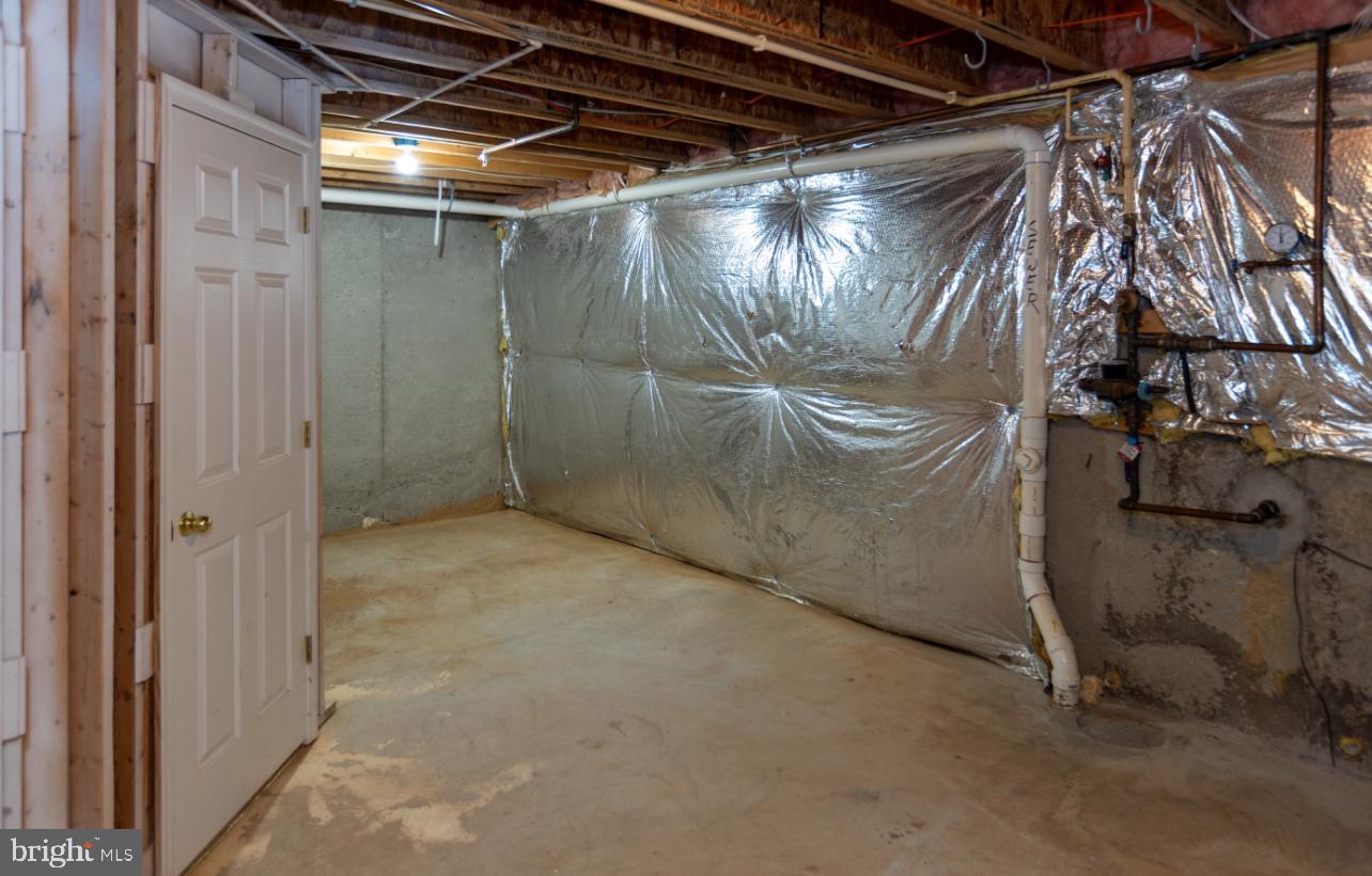 SENECA VIEW ESTATES - Residential Lease