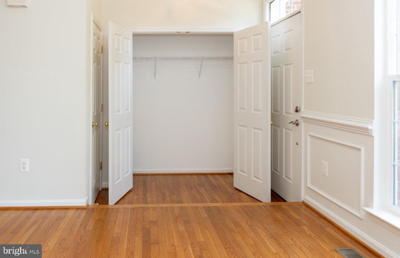 SENECA VIEW ESTATES - Residential Lease