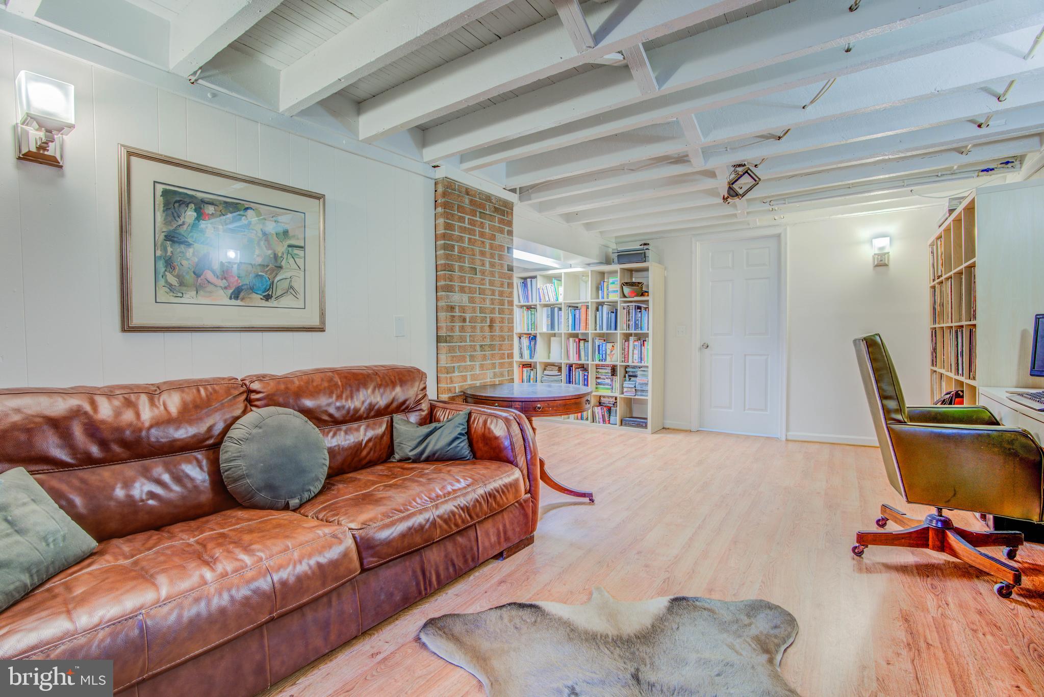 CHARLES VILLAGE - Residential