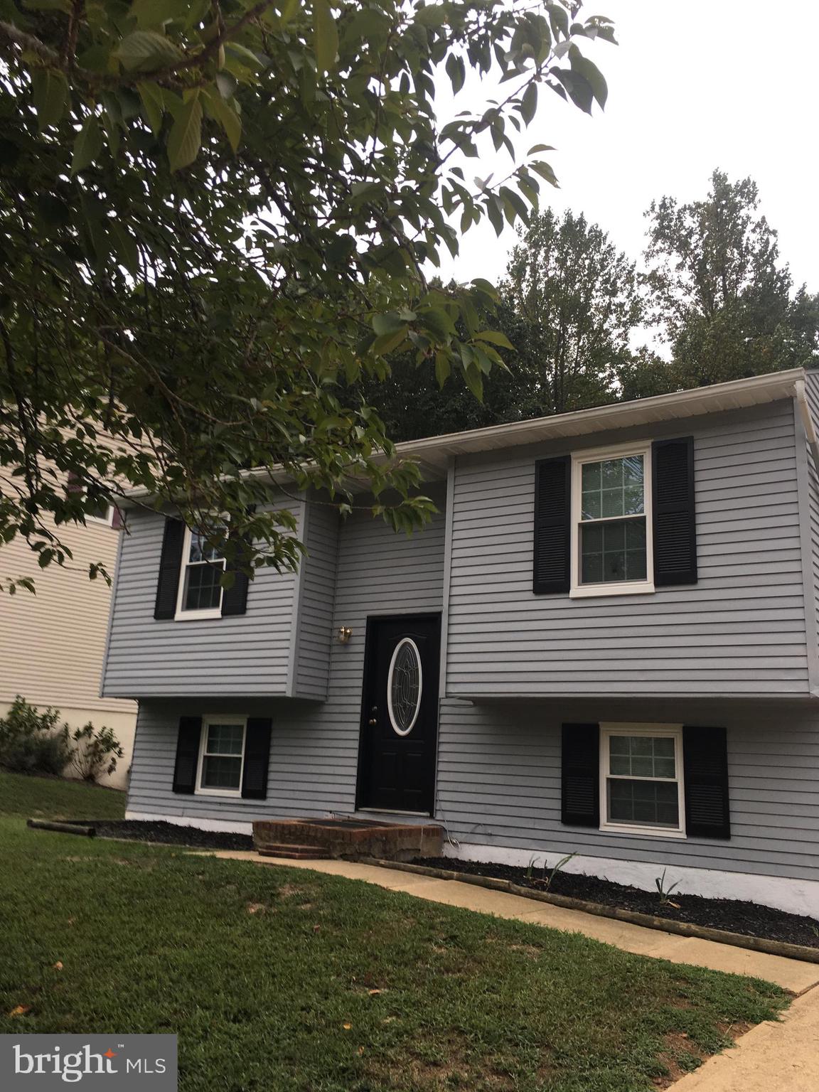 WHISPERING WOODS - Residential Lease