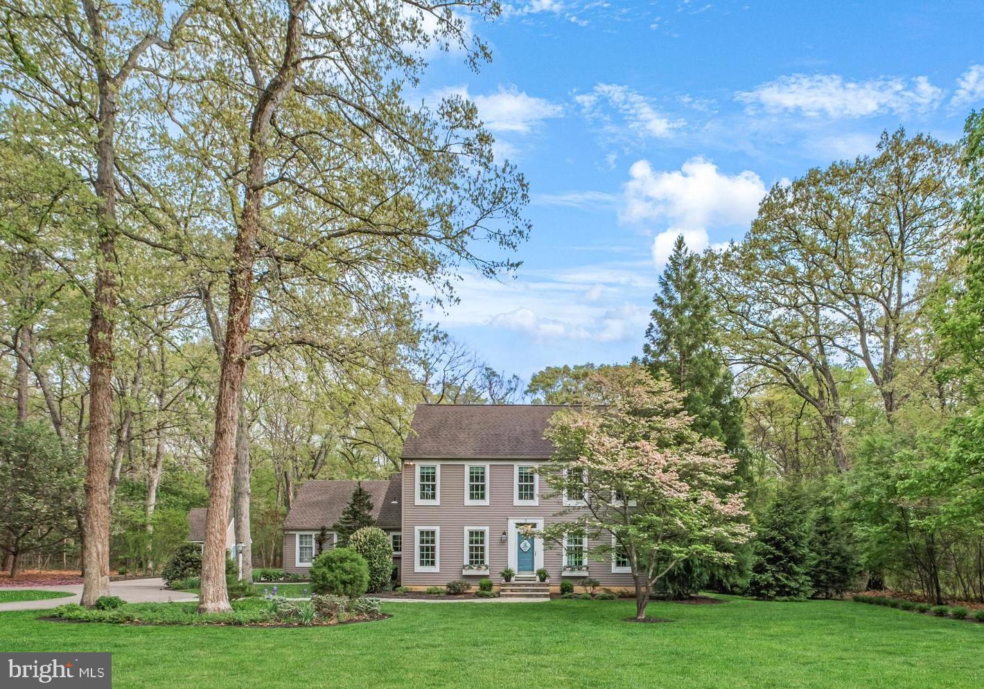 3 MILLS BROOK LANE