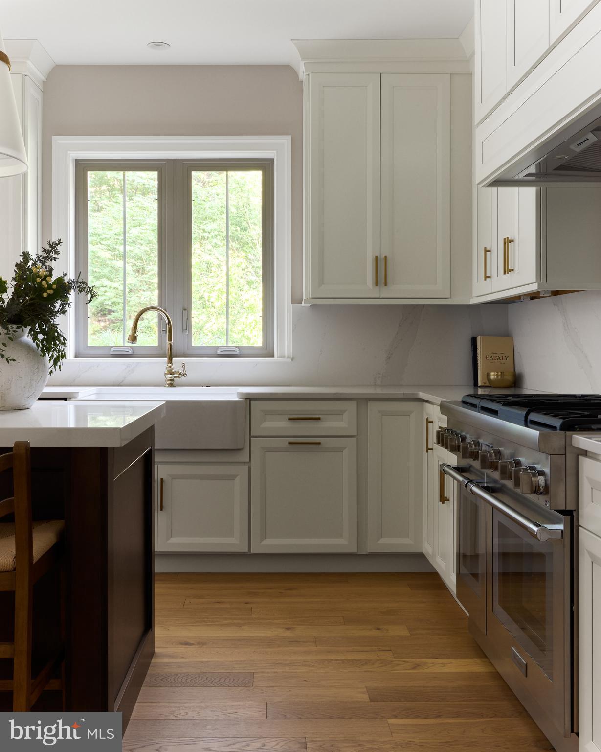 147 LEXINGTON MANOR