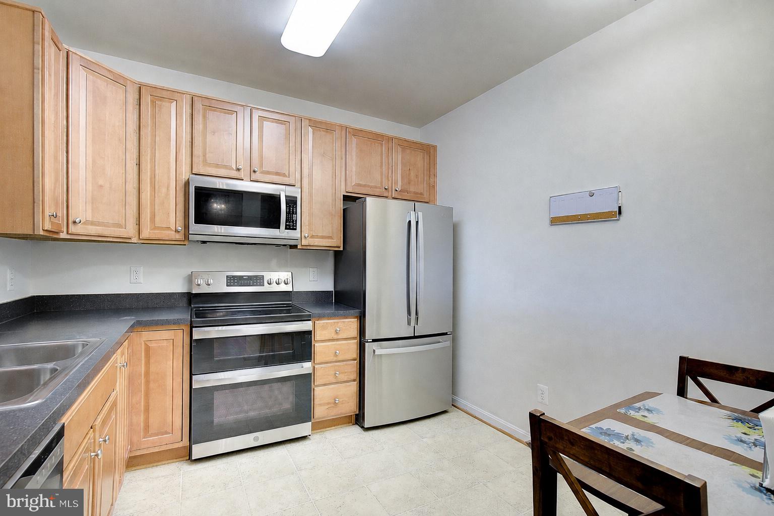 8600 ROAMING RIDGE WAY 404