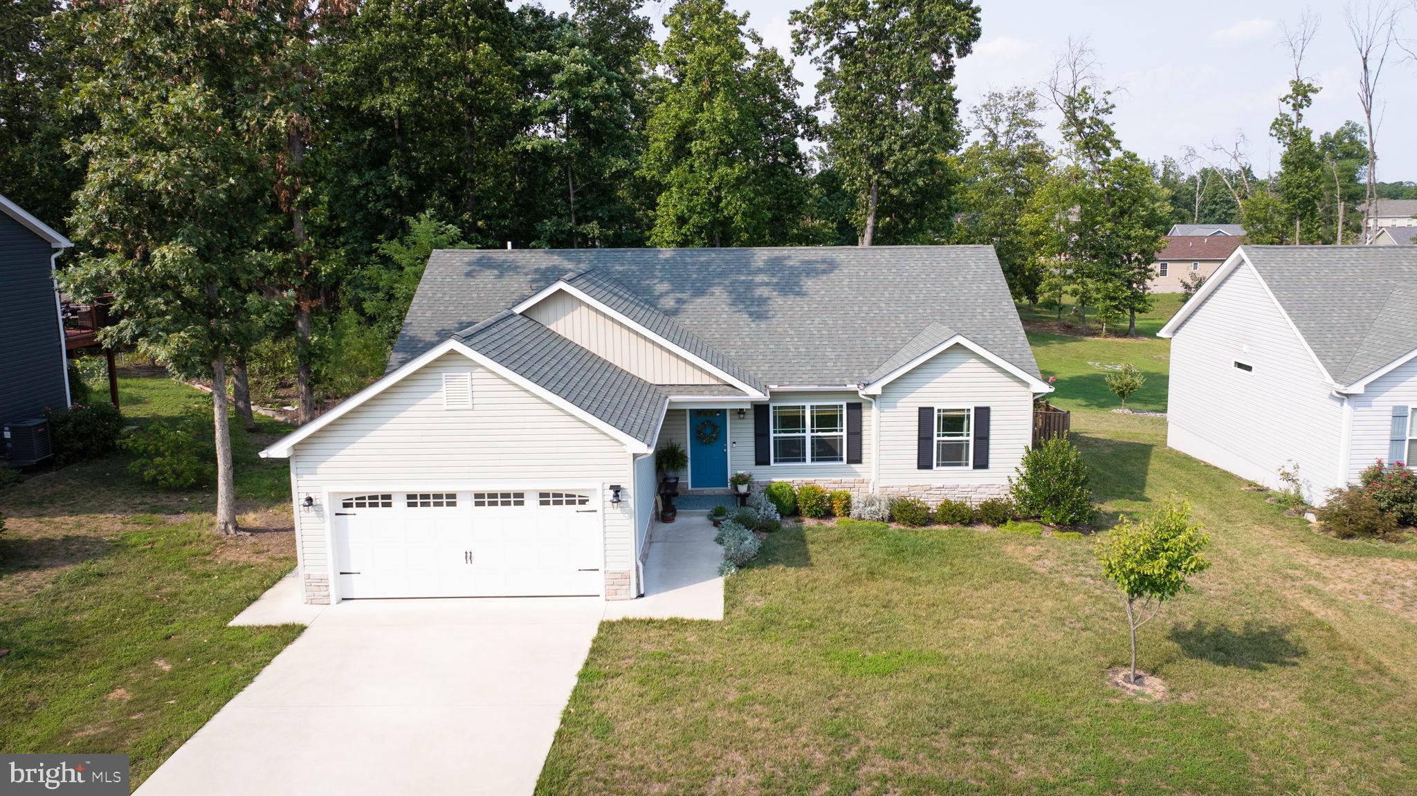 MIDDLE CREEK MANOR - Residential