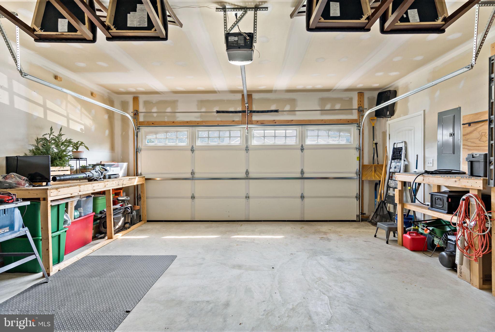 MIDDLE CREEK MANOR - Residential