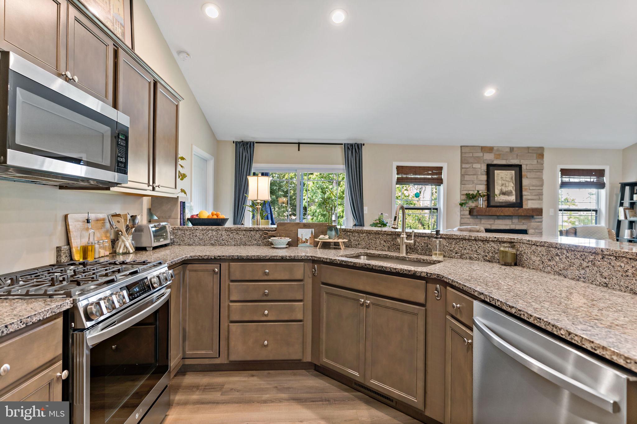 MIDDLE CREEK MANOR - Residential