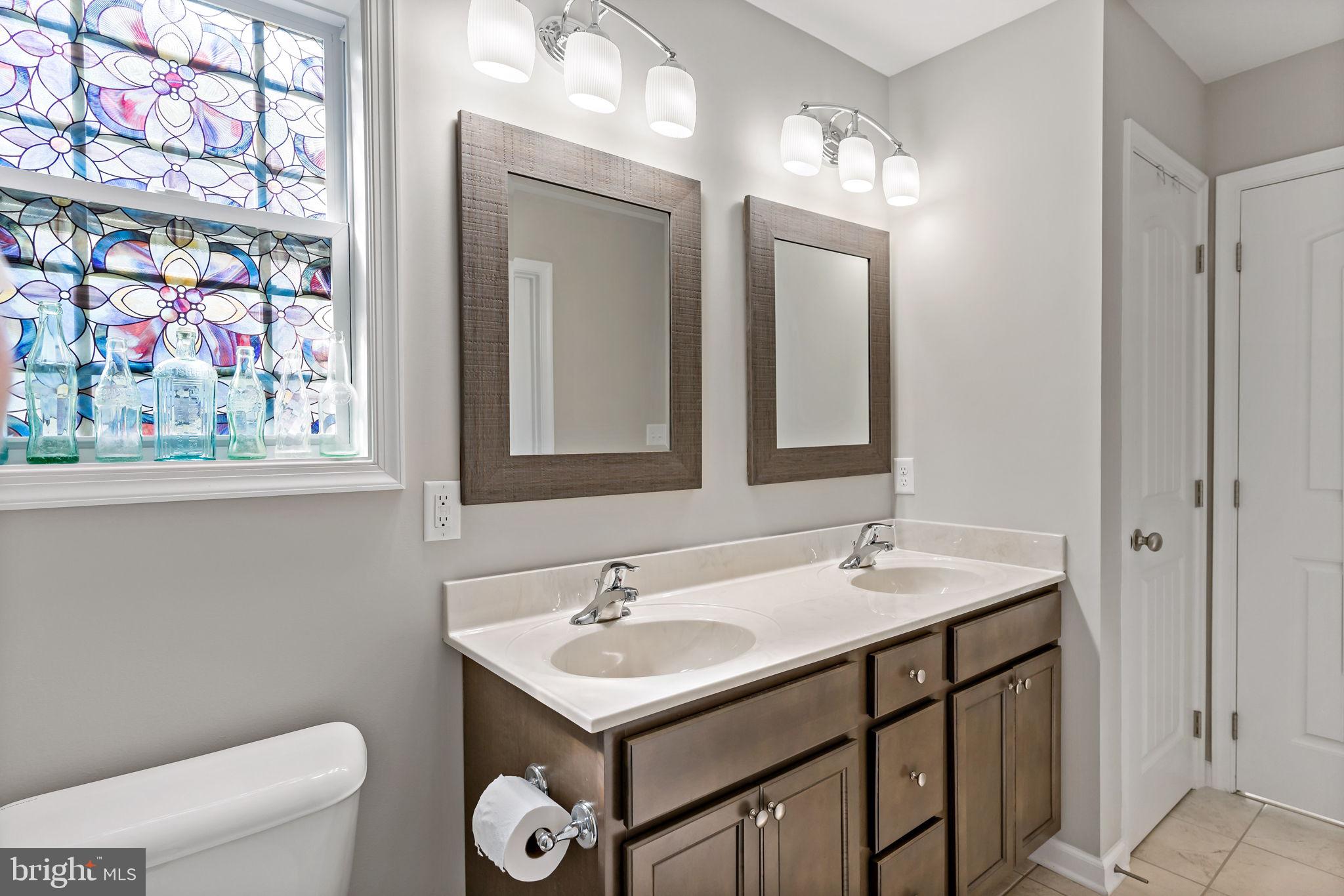 MIDDLE CREEK MANOR - Residential