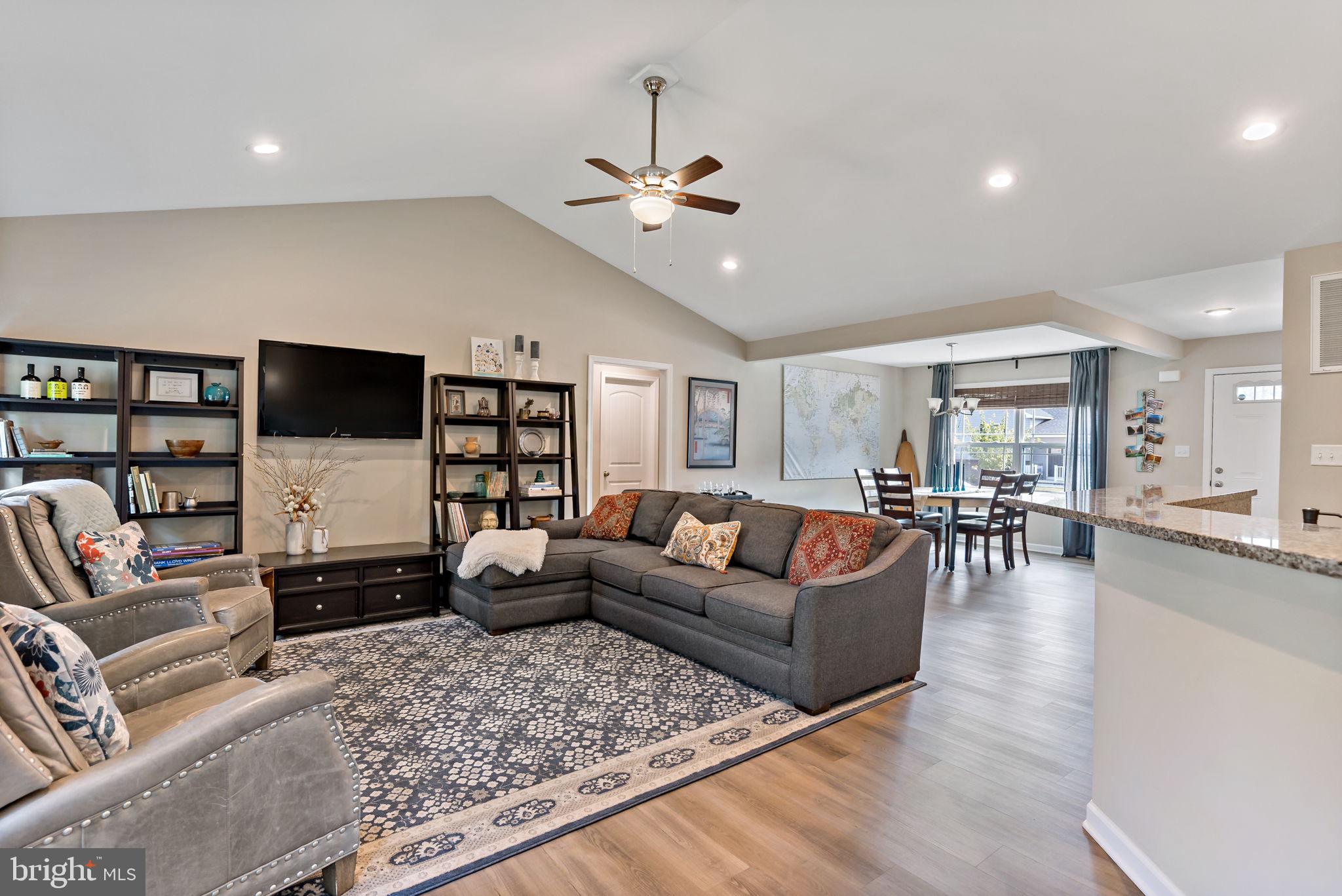 MIDDLE CREEK MANOR - Residential