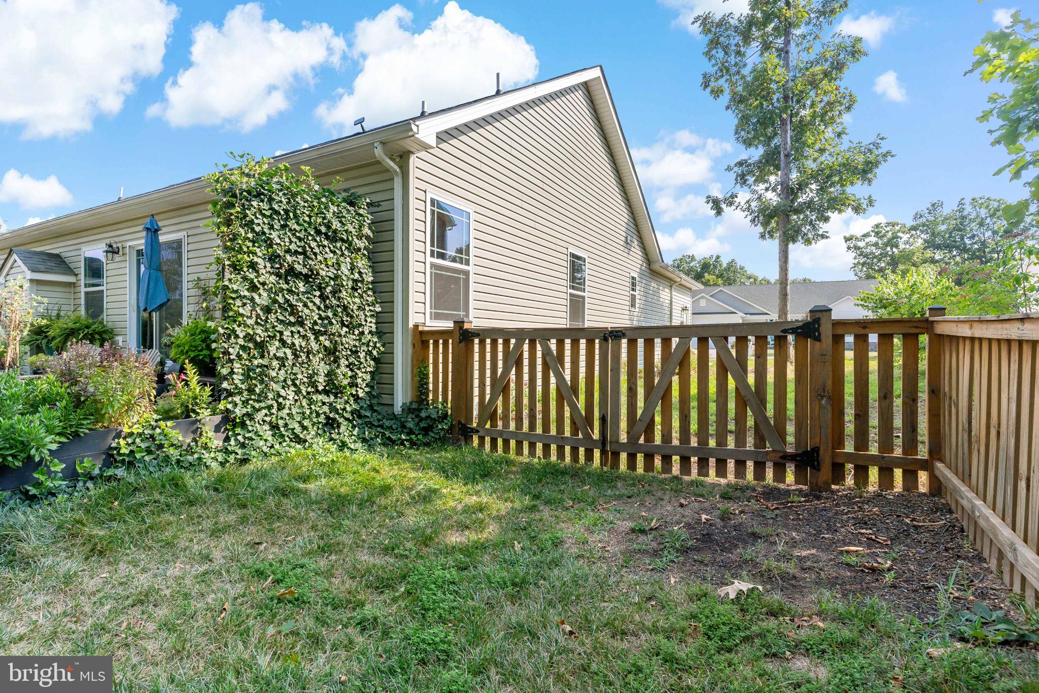 MIDDLE CREEK MANOR - Residential