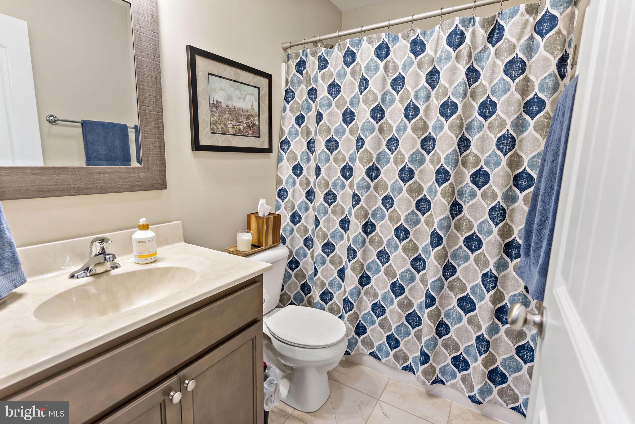 MIDDLE CREEK MANOR - Residential