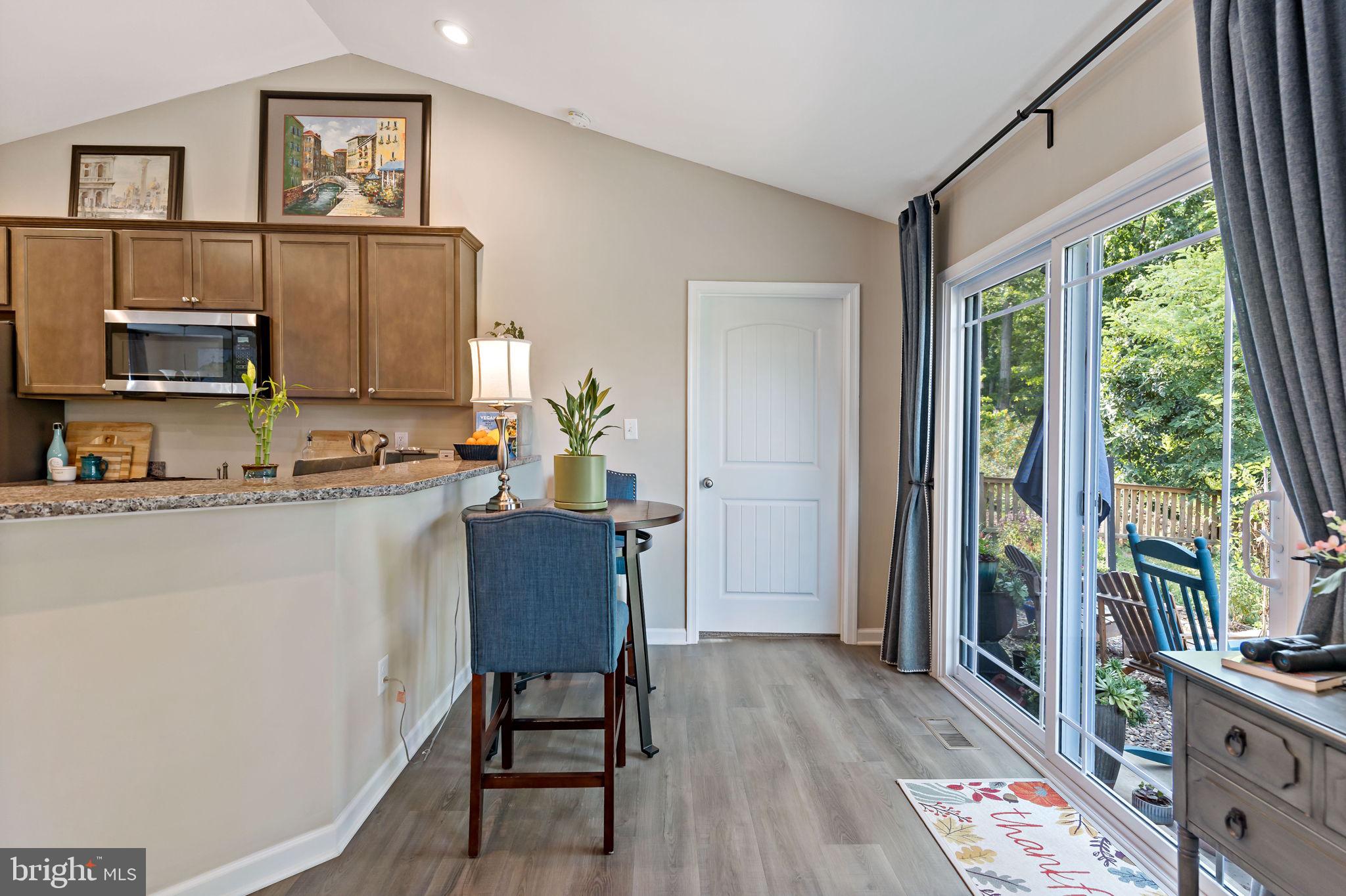 MIDDLE CREEK MANOR - Residential