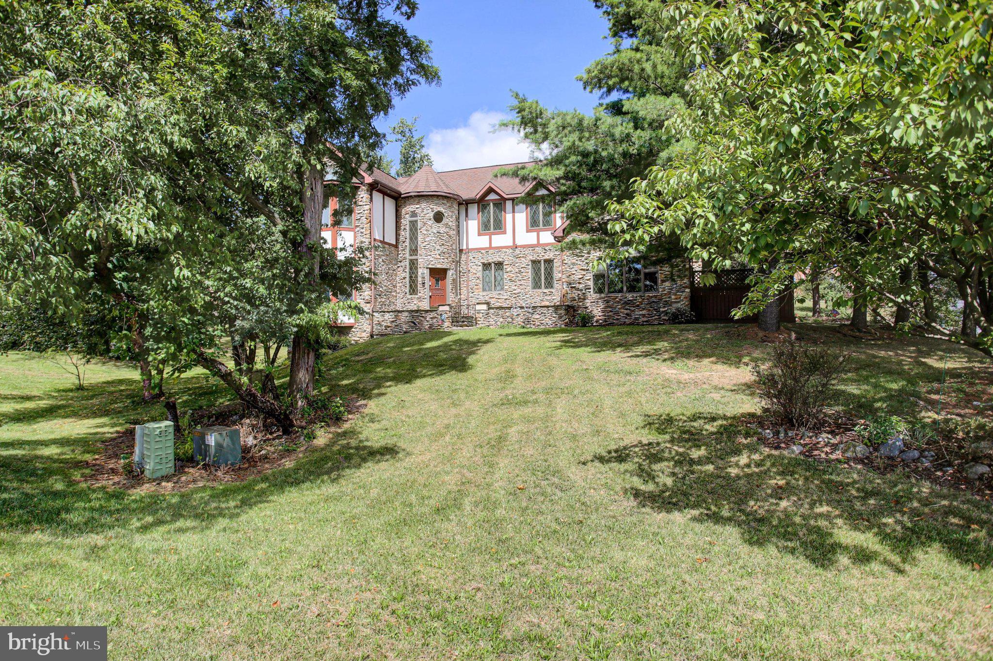 2013 CASTLEGREEN COURT