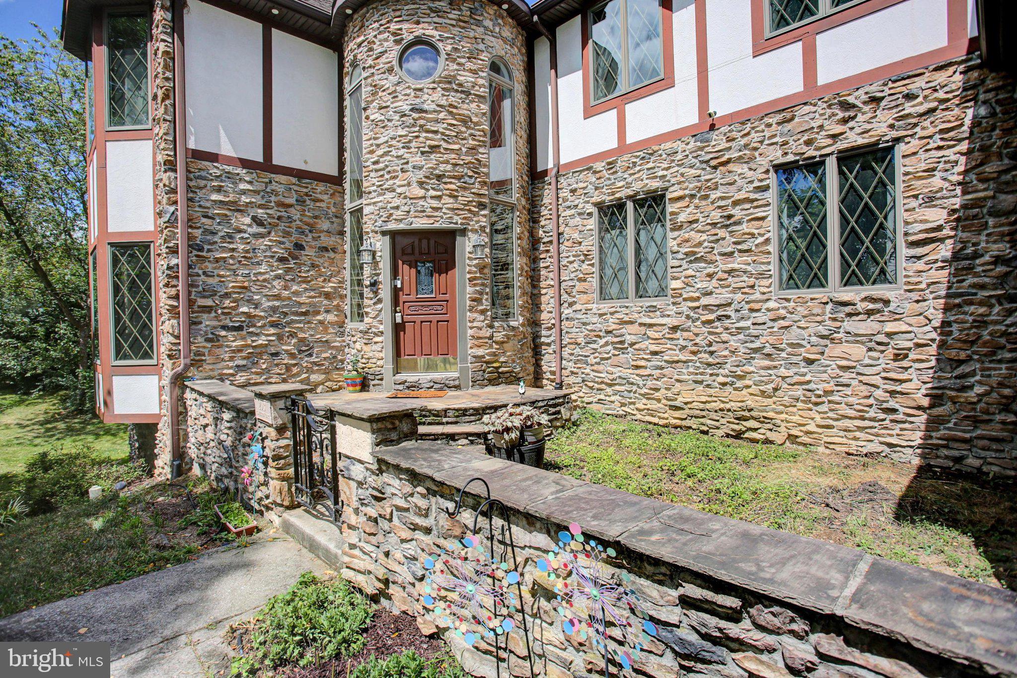 2013 CASTLEGREEN COURT