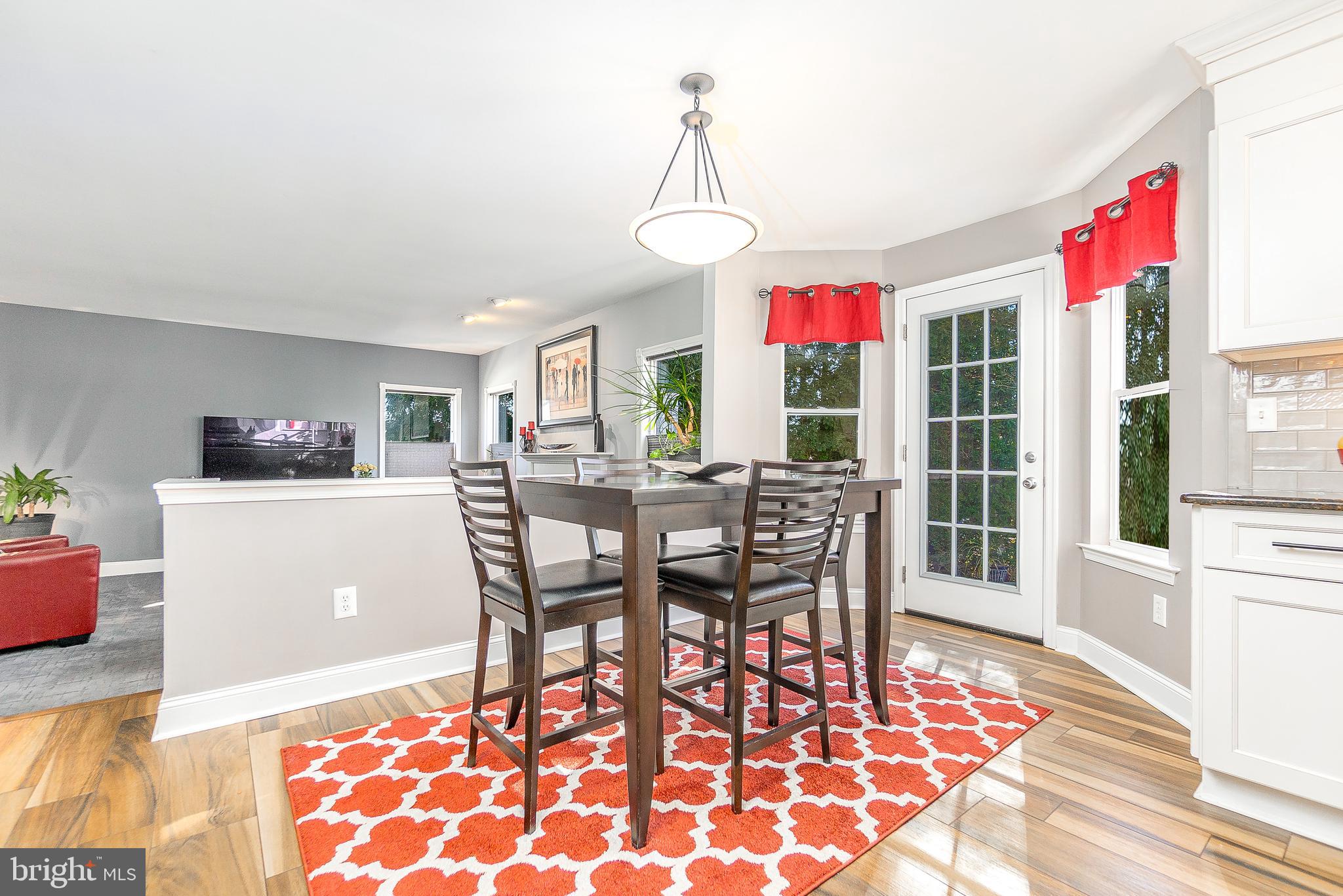 RIVERWALK - Residential