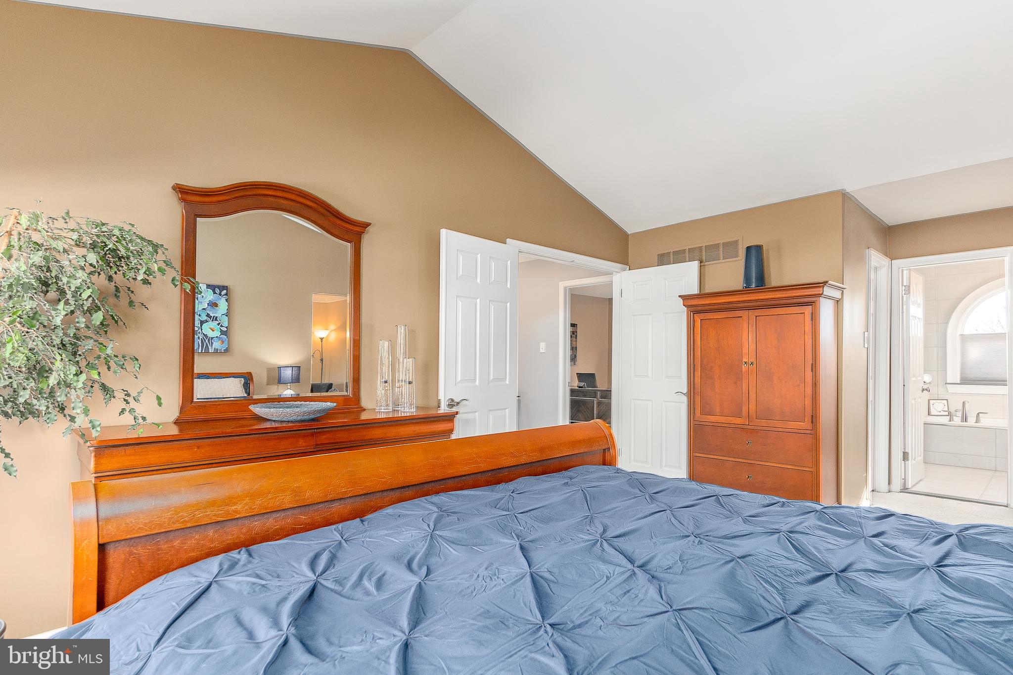 RIVERWALK - Residential