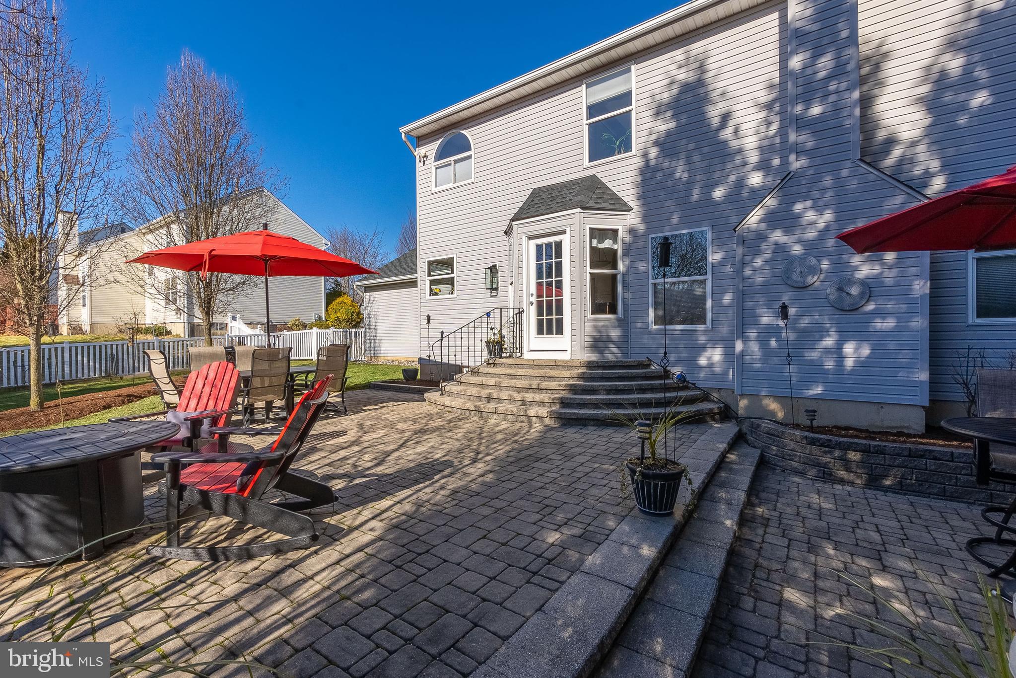 RIVERWALK - Residential