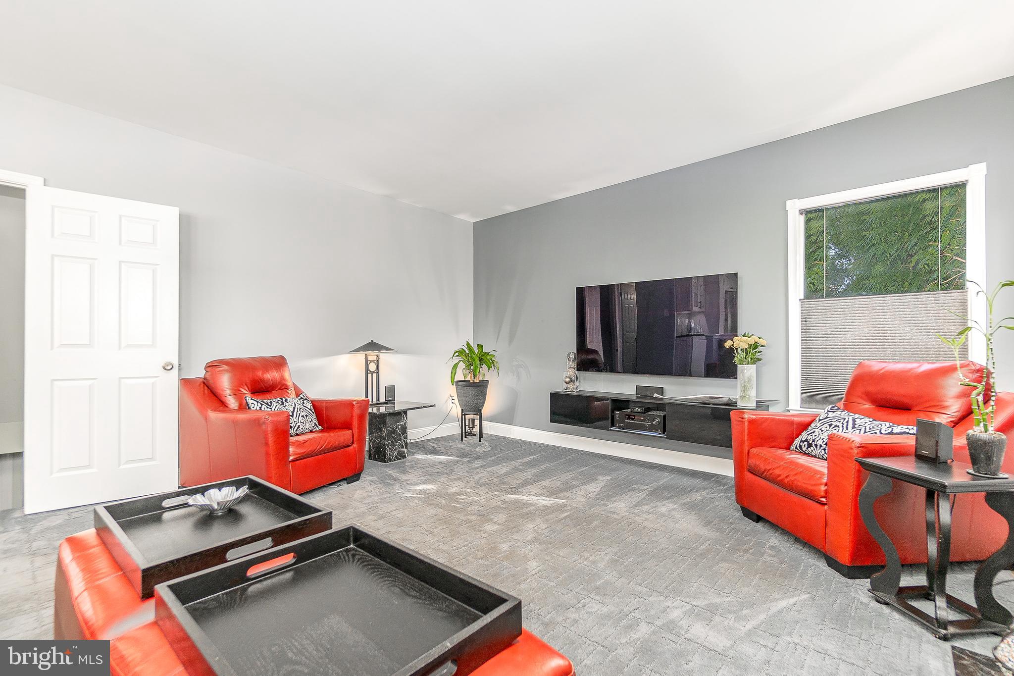 RIVERWALK - Residential