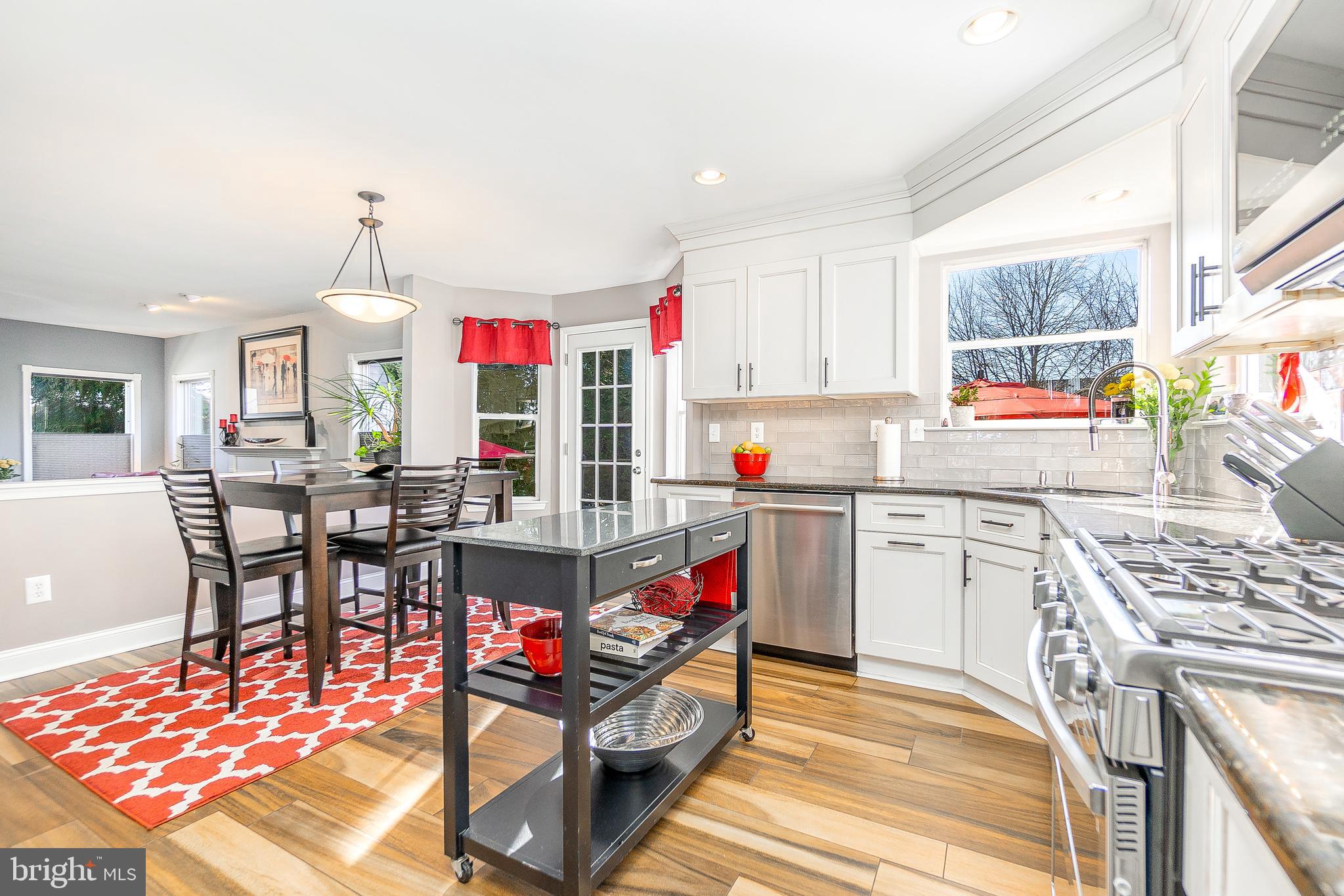 RIVERWALK - Residential