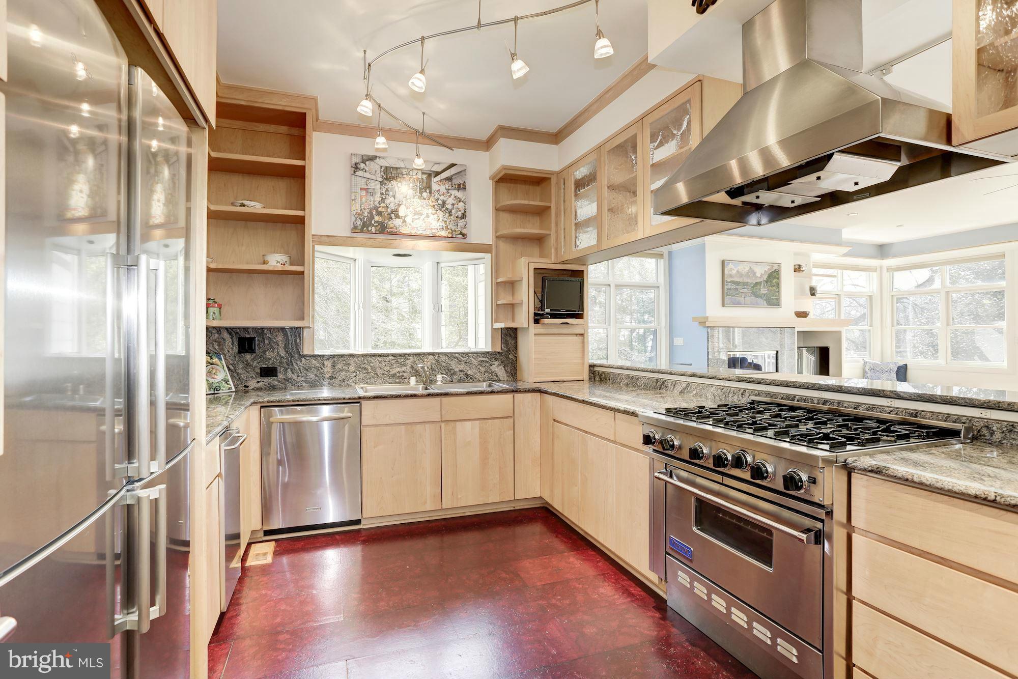 MAGOTHY BEACH - Residential