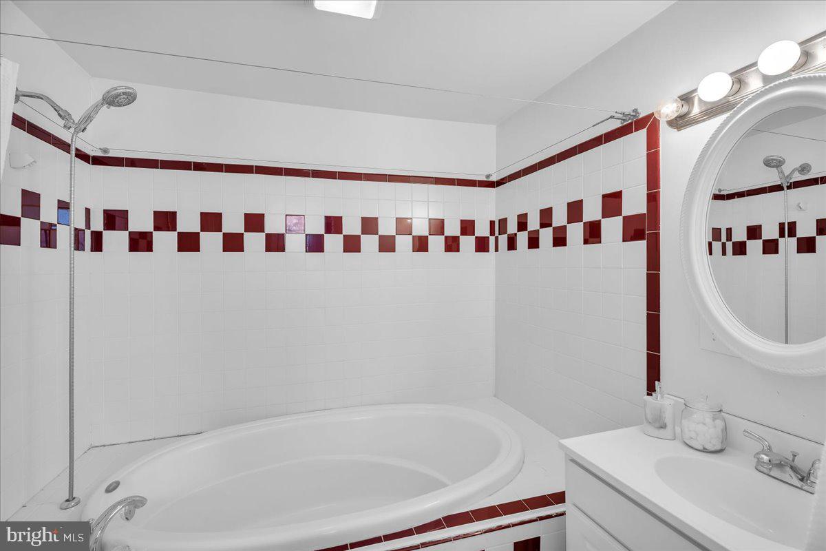 BELLA VISTA - Residential