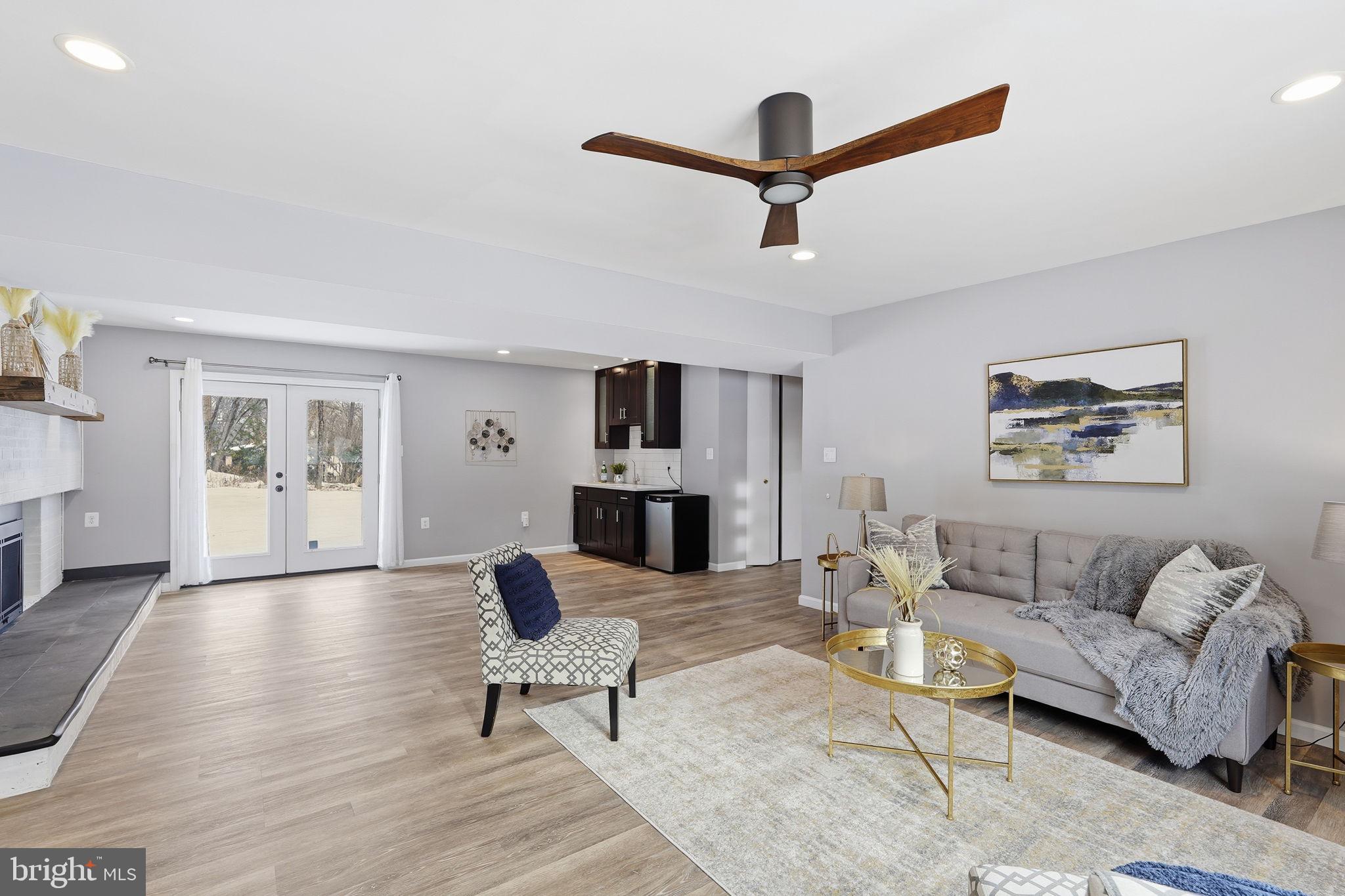 RESTON - Residential