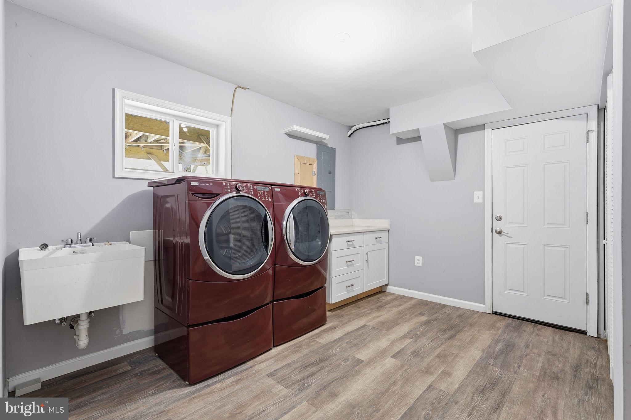 RESTON - Residential