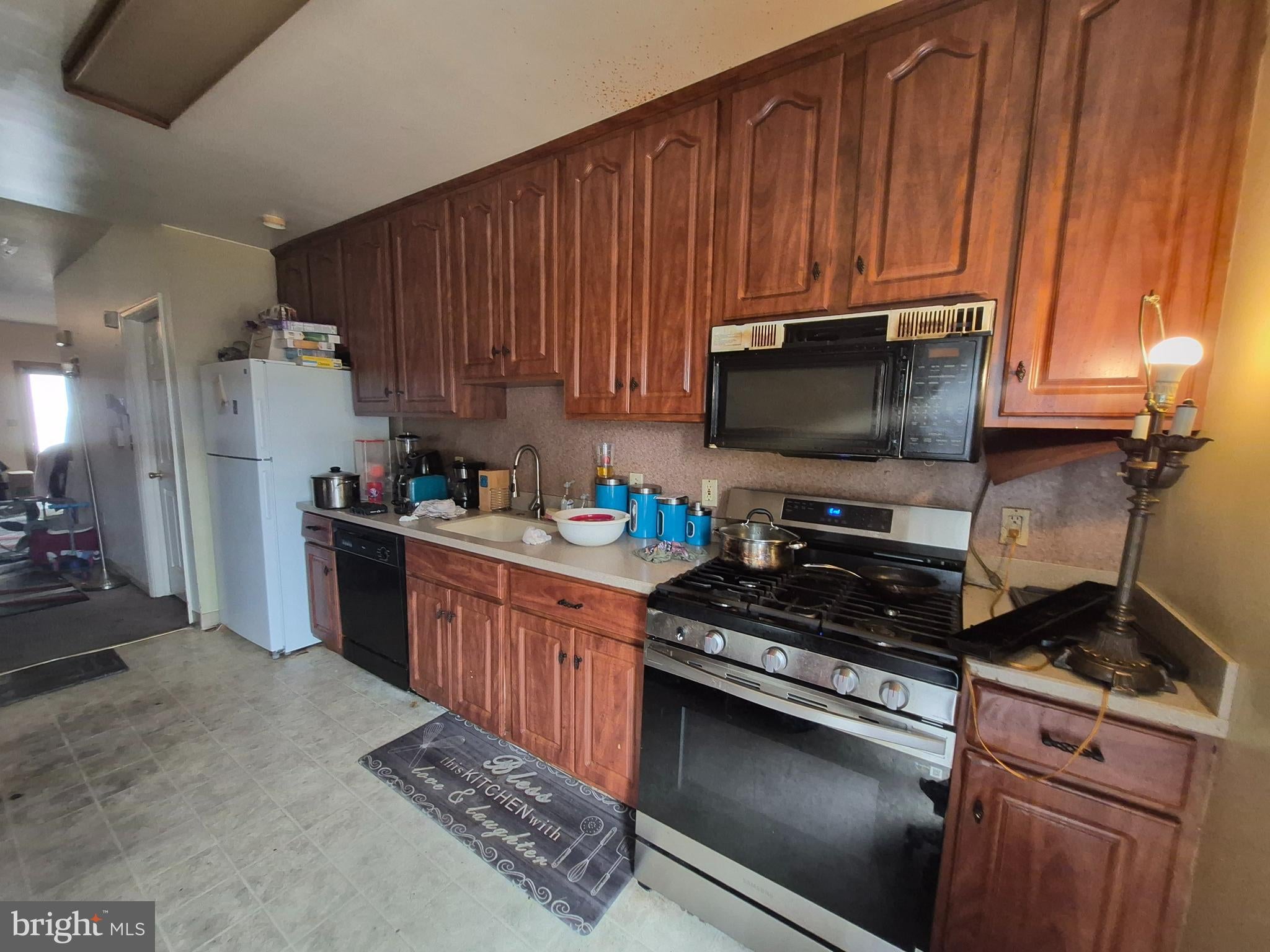 1218 N WALNUT STREET