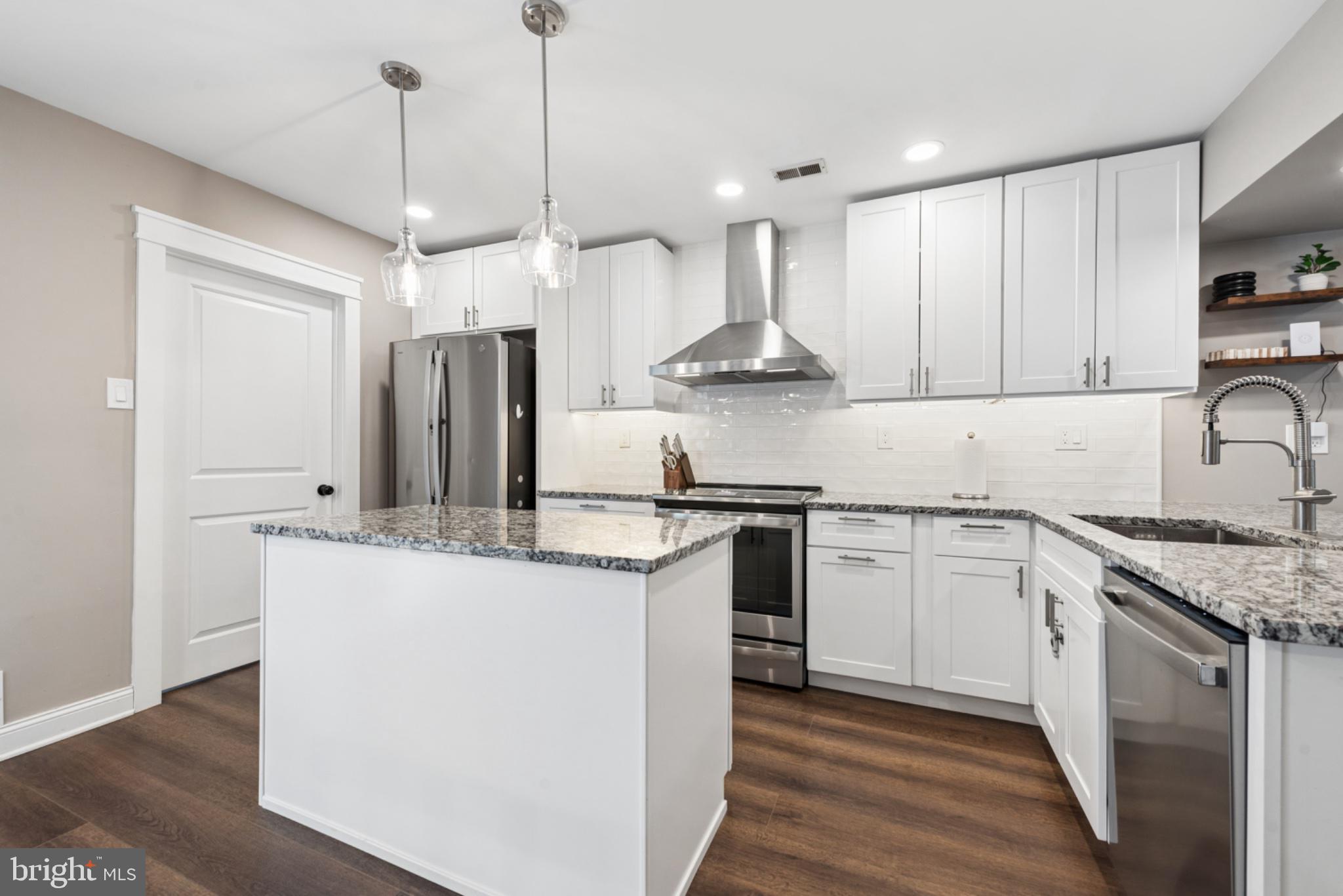 LAFAYETTE HILL - Residential