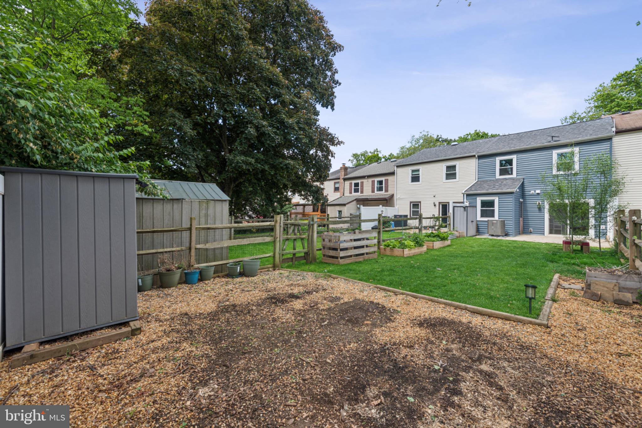 LAFAYETTE HILL - Residential
