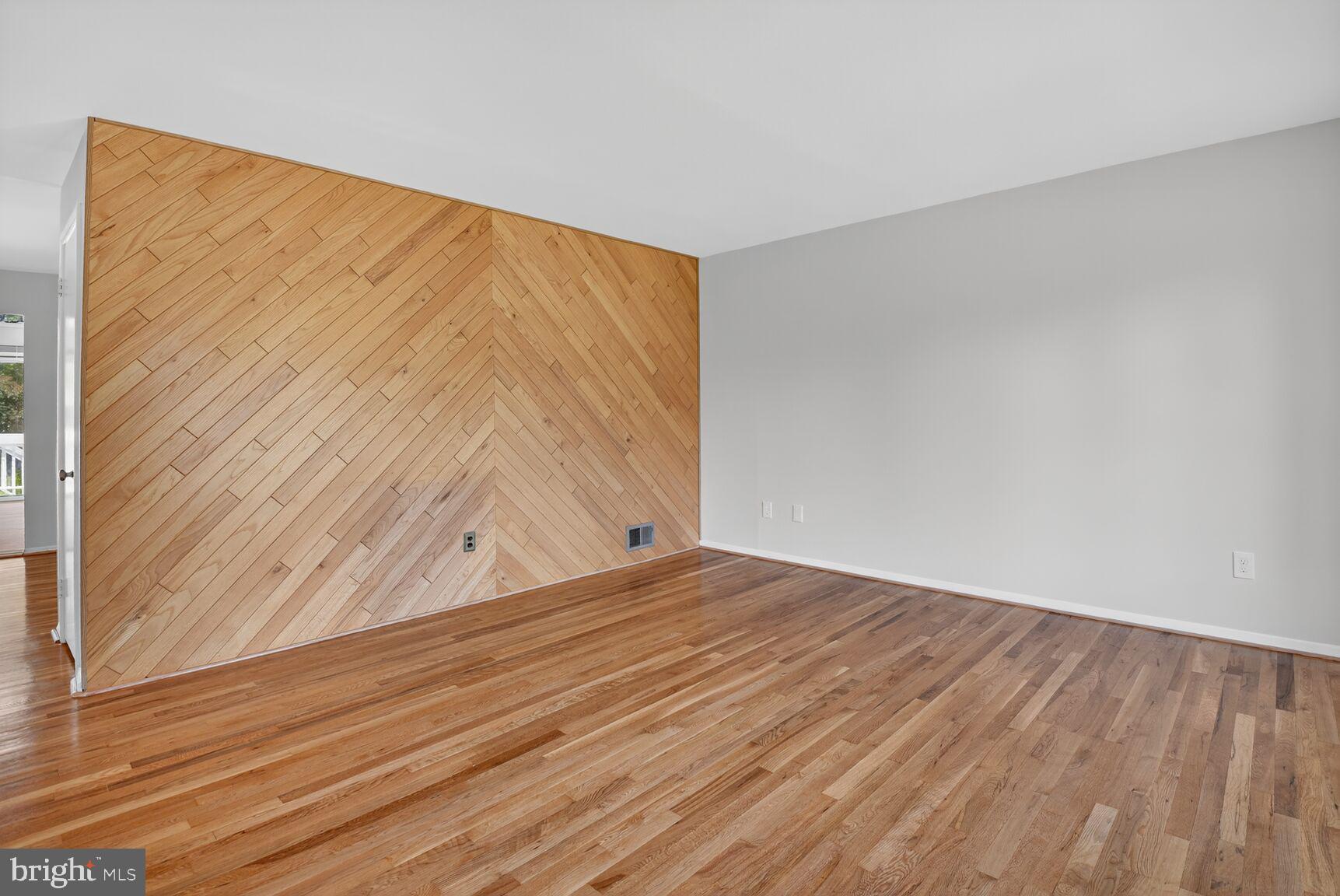 WHEATON WOODS - Residential