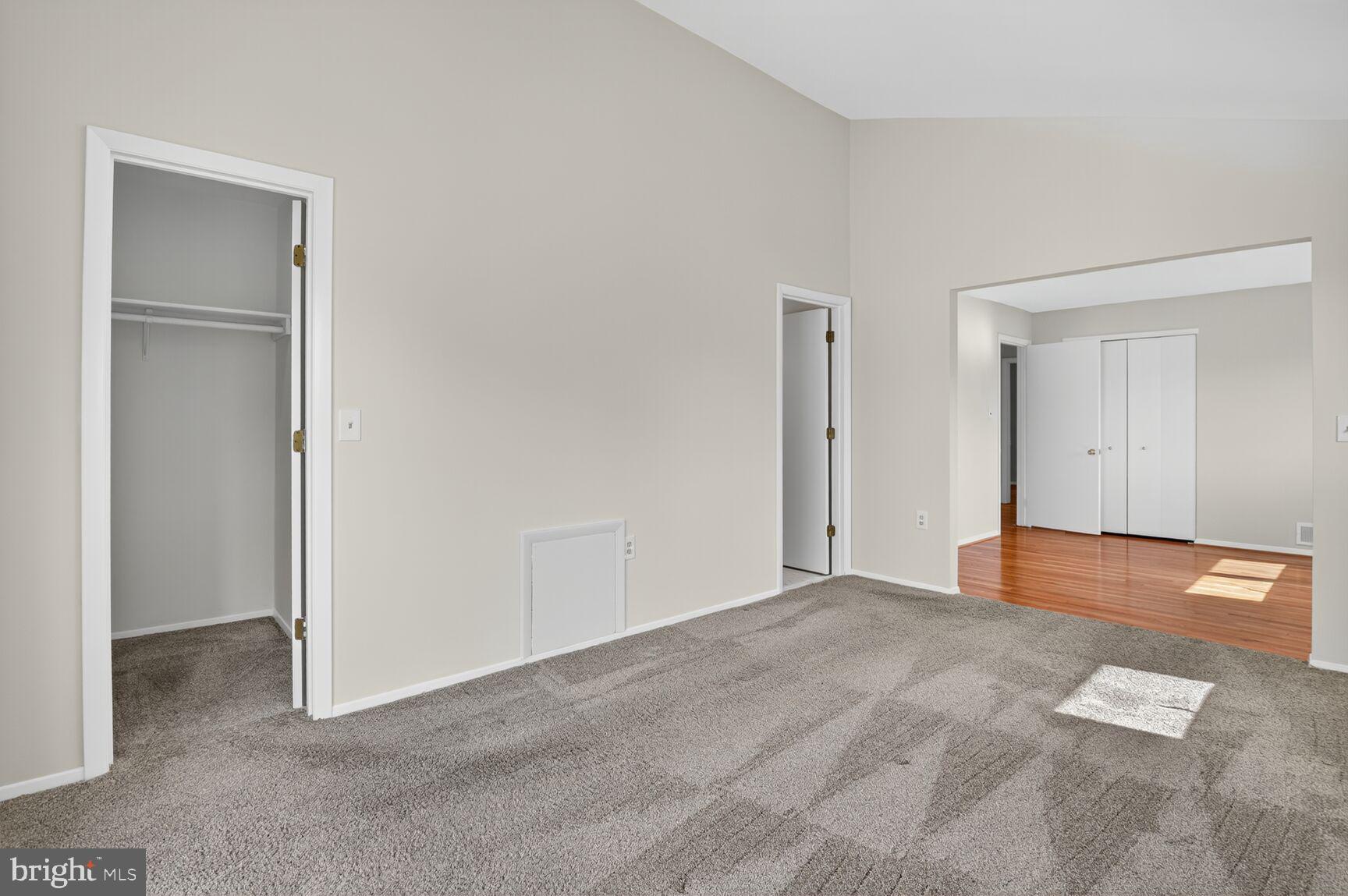 WHEATON WOODS - Residential