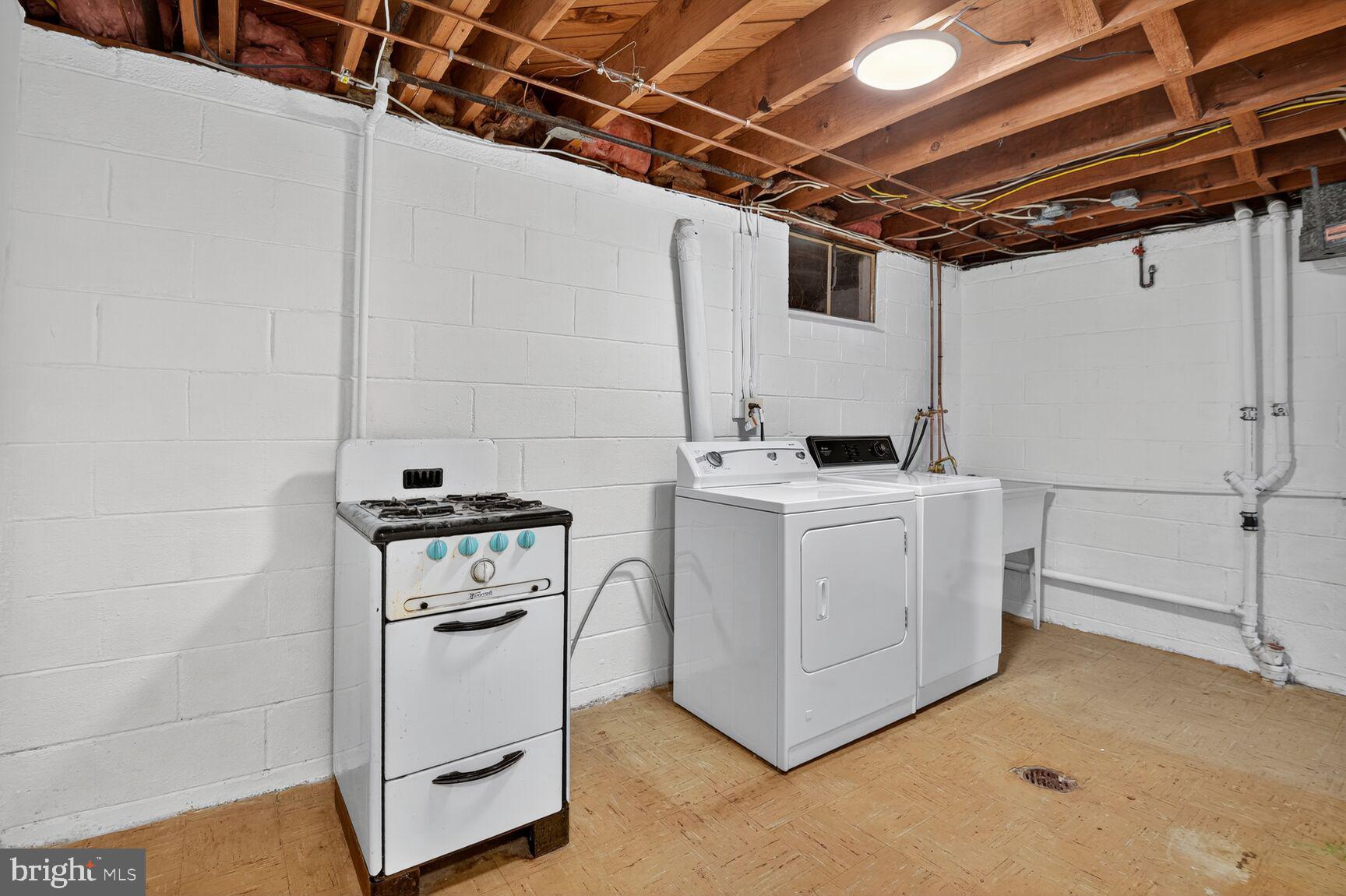 WHEATON WOODS - Residential