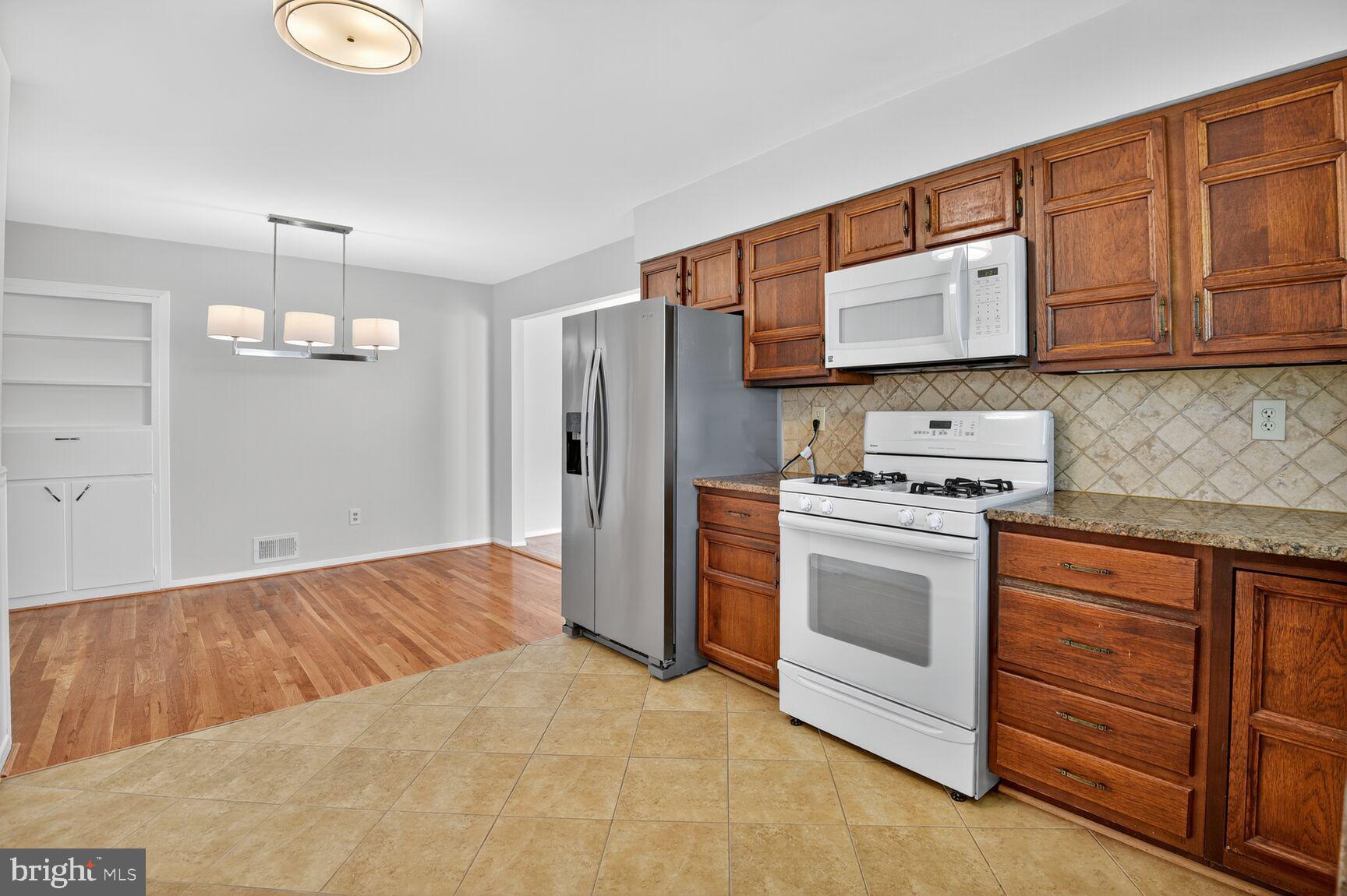 WHEATON WOODS - Residential